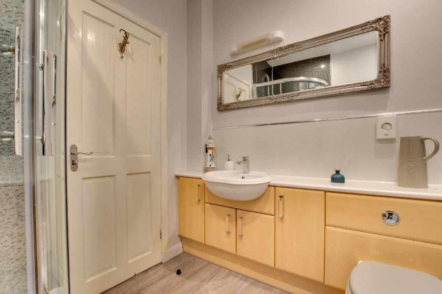 Standard King Room photo 3