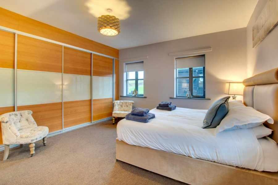 Family Room with Private Bathroom photo 2