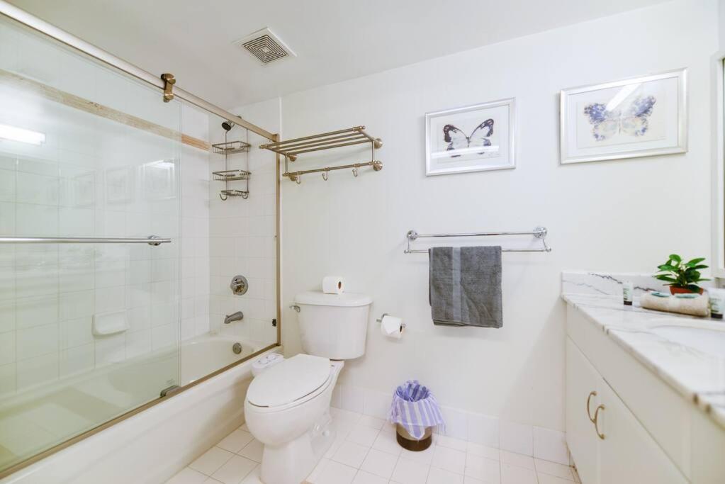 Three-Bedroom Apartment photo 2