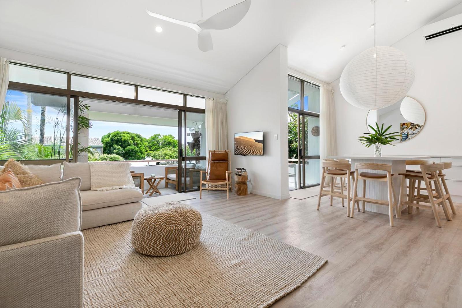 Three Bedroom Premium apartment with water view photo 1