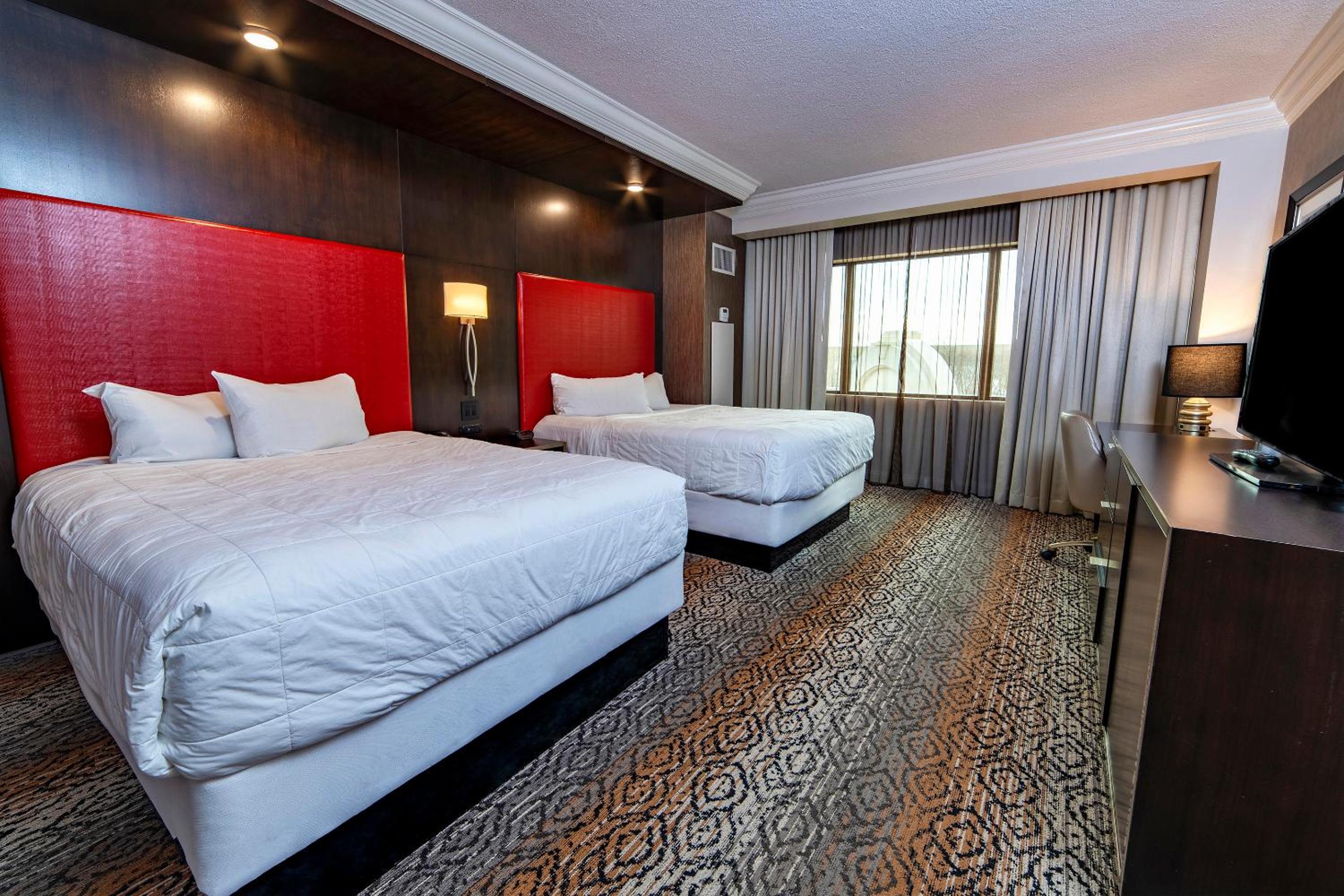 Deluxe Queen Room with Two Queen Beds - Non-Smoking - Photo 1