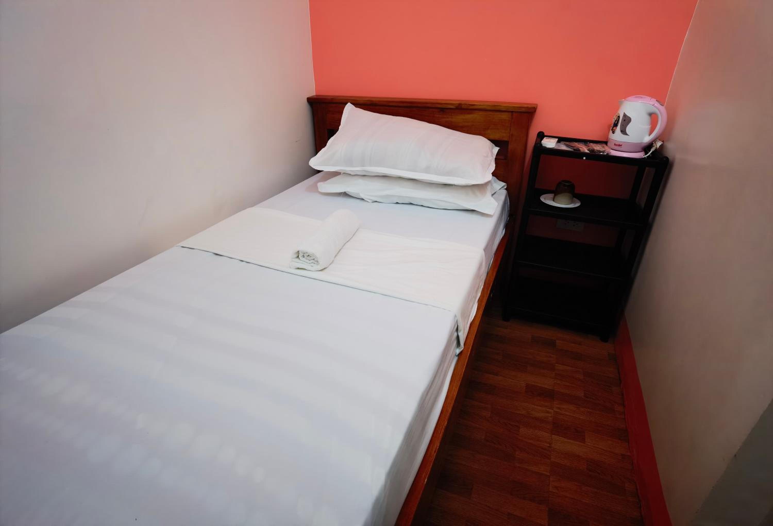 Single Room - Photo 6