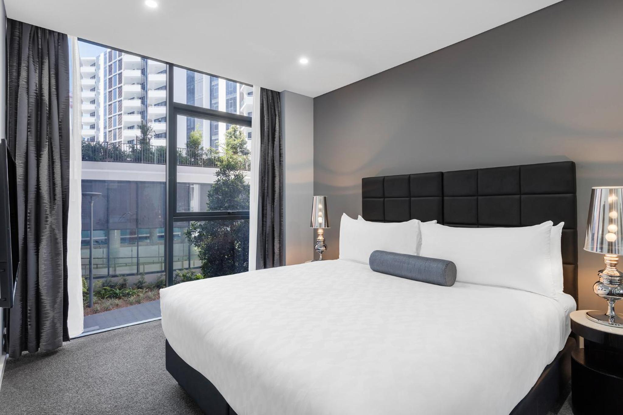 One-Bedroom Suite - Disability Access photo 2