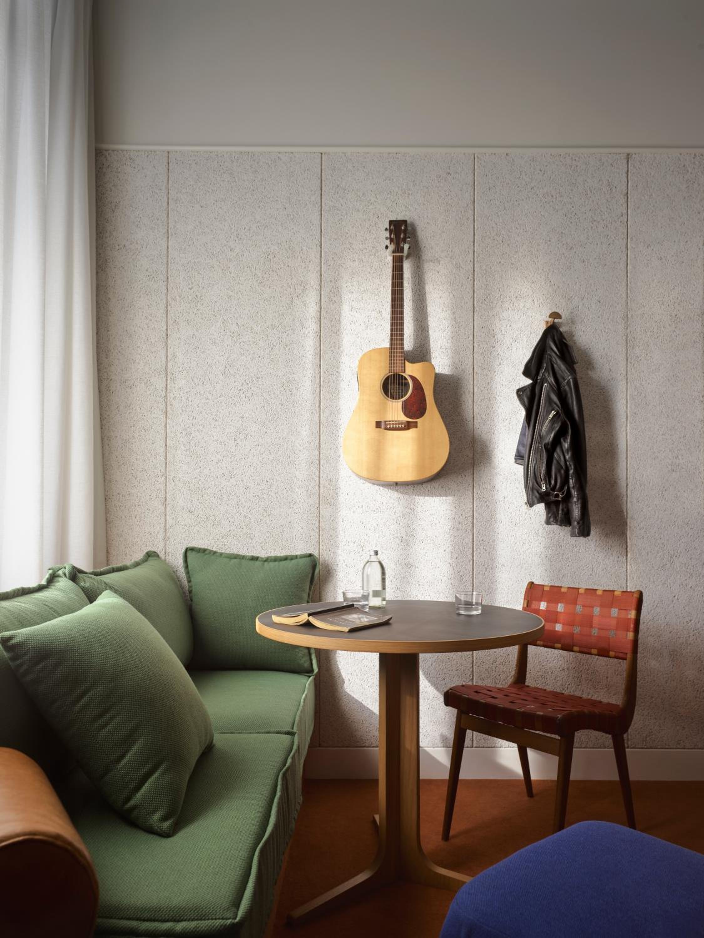 Medium Plus Room