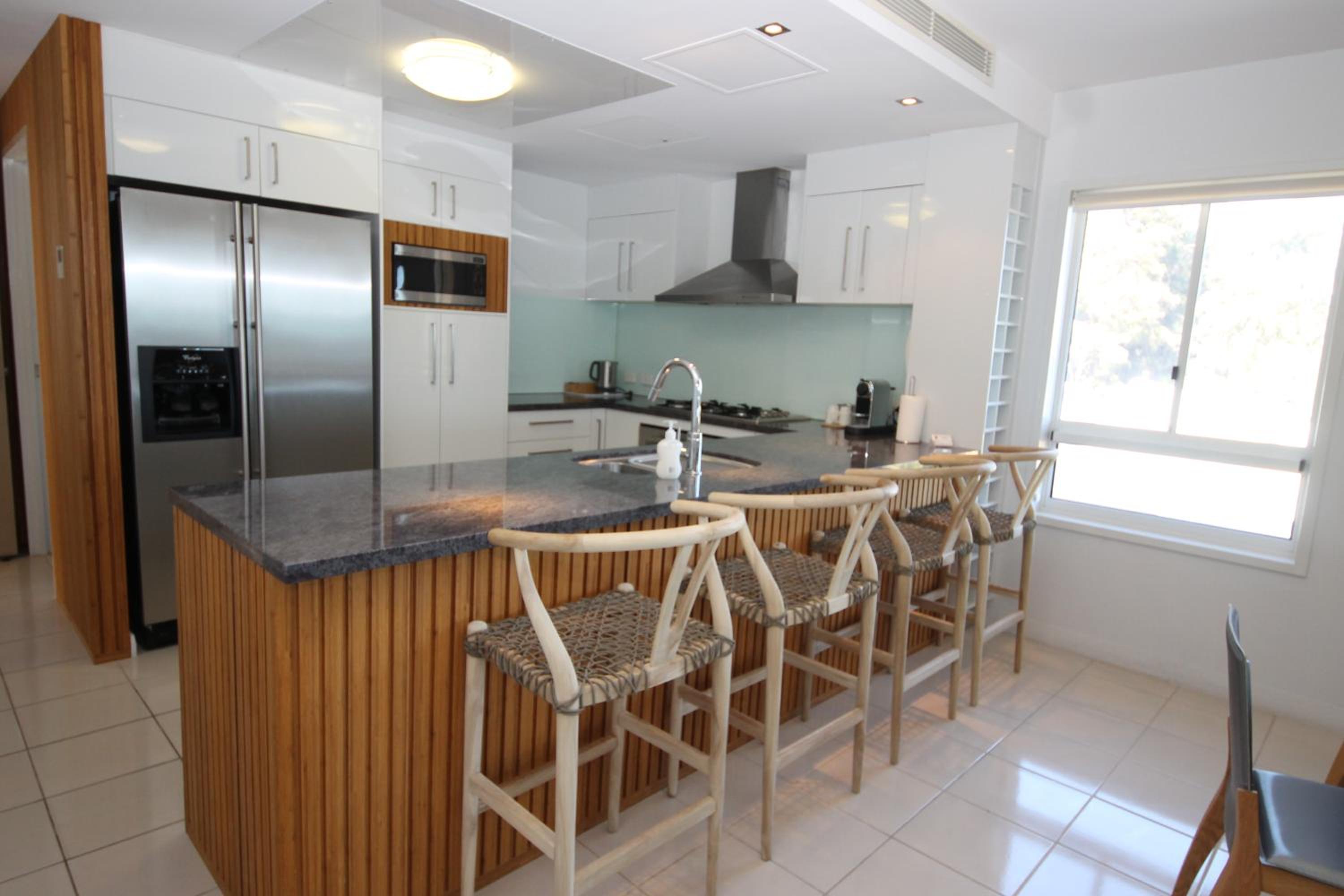 Deep Blue Apartment 14 photo 3