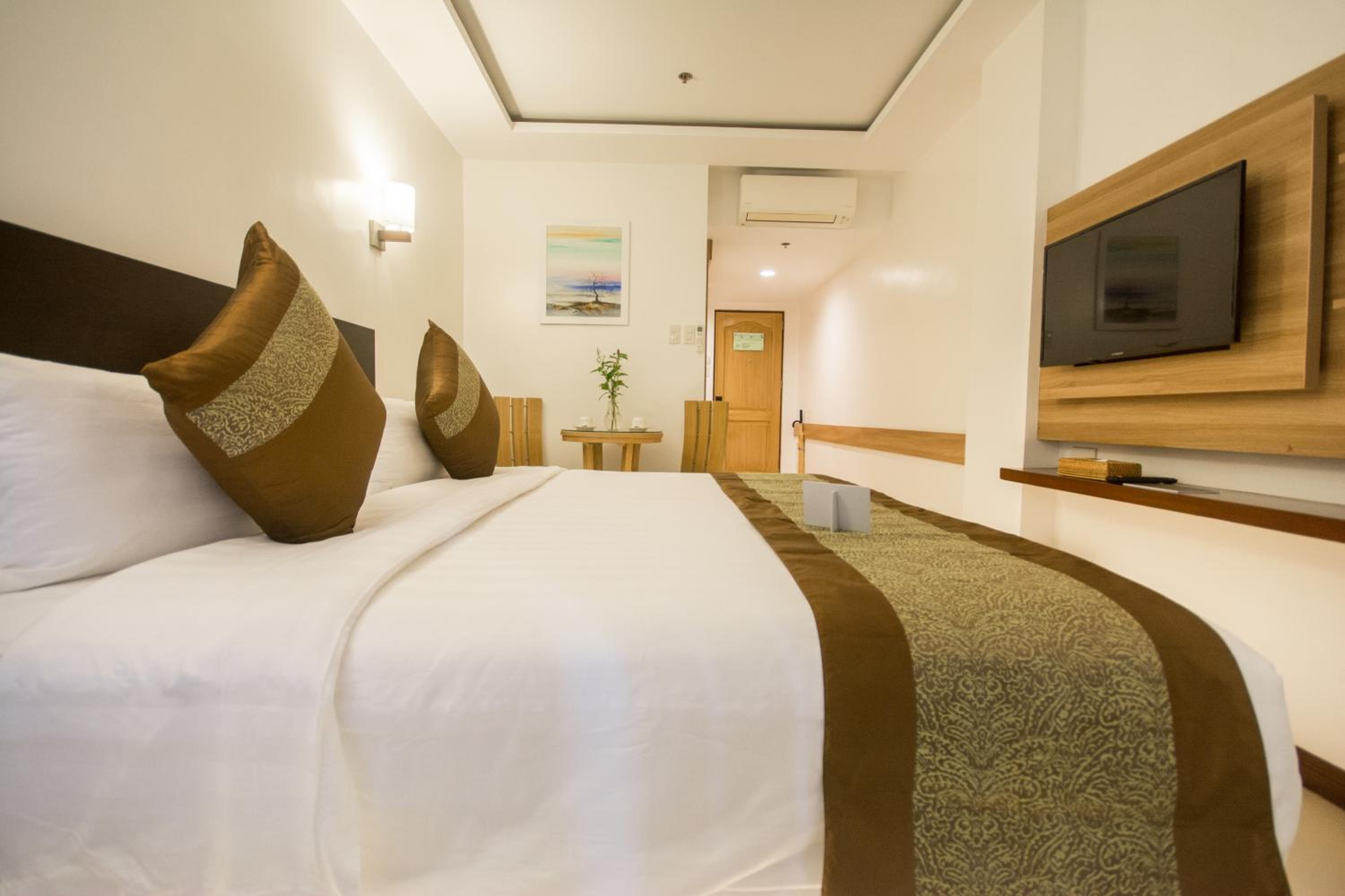 Superior King Room - Photo 5