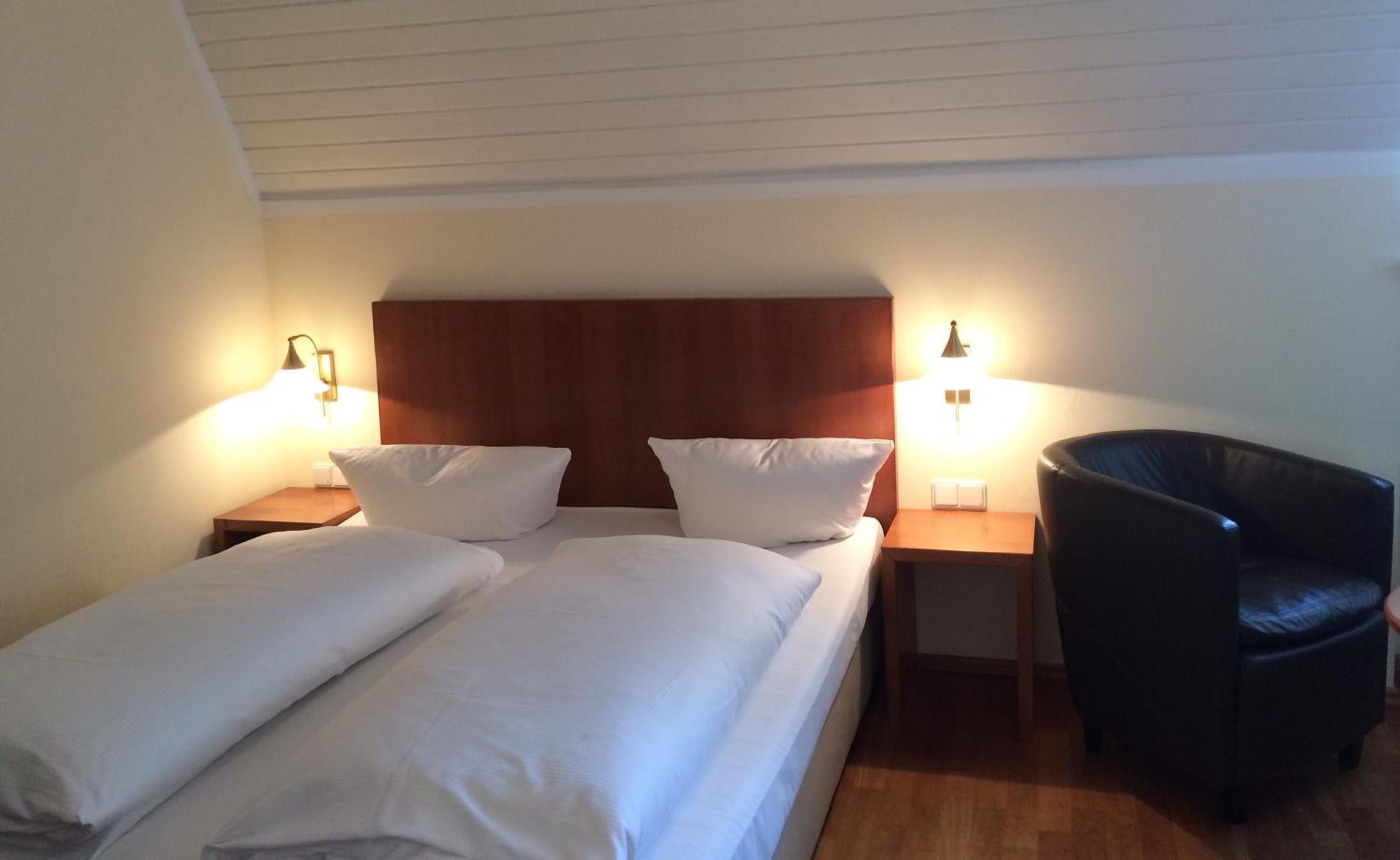 Double Room - Photo 9