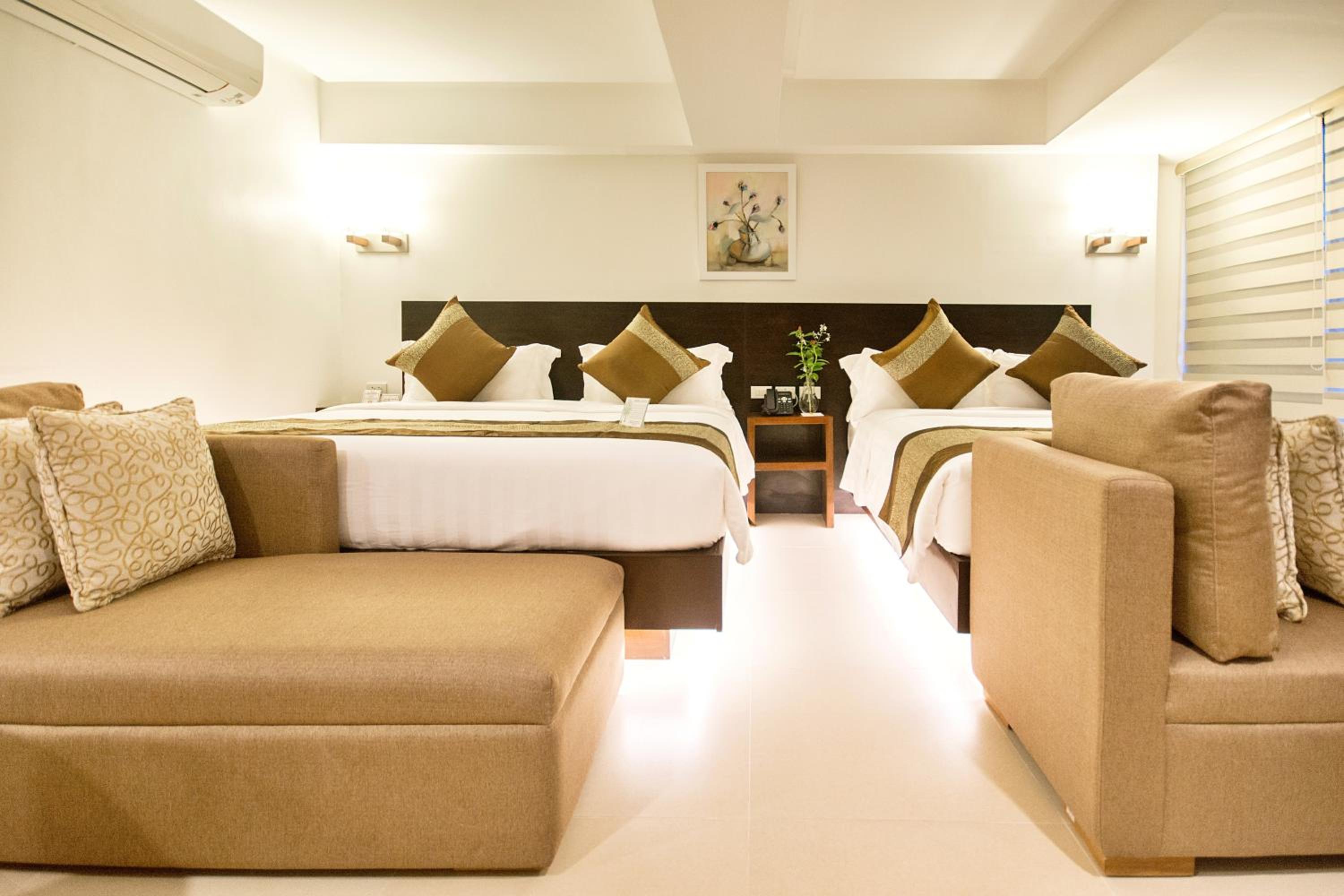Deluxe Double Room - Photo 10