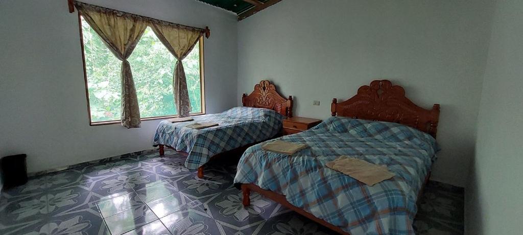 Quadruple Room with Private Bathroom - Photo 1