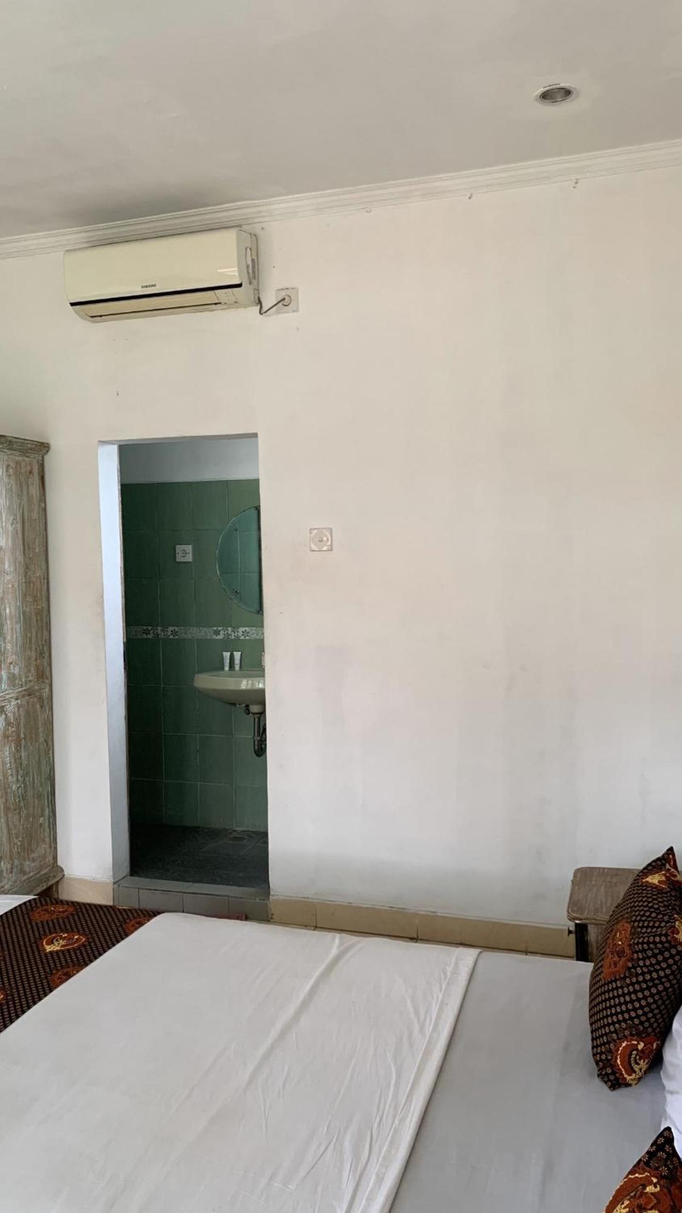 Standard Double Room - Photo 10