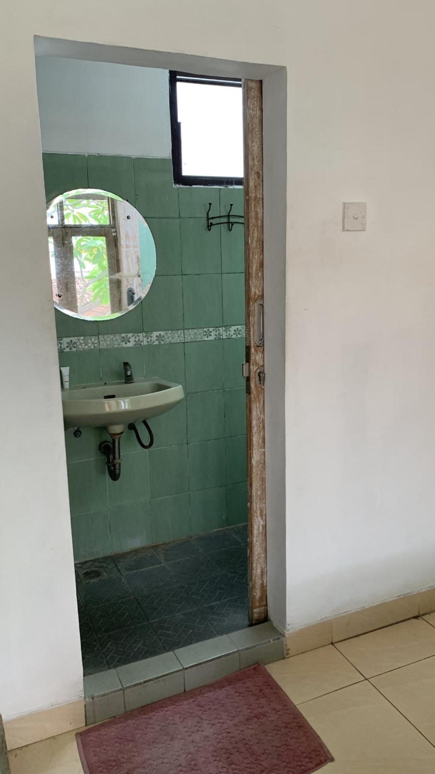 Standard Double Room - Photo 7