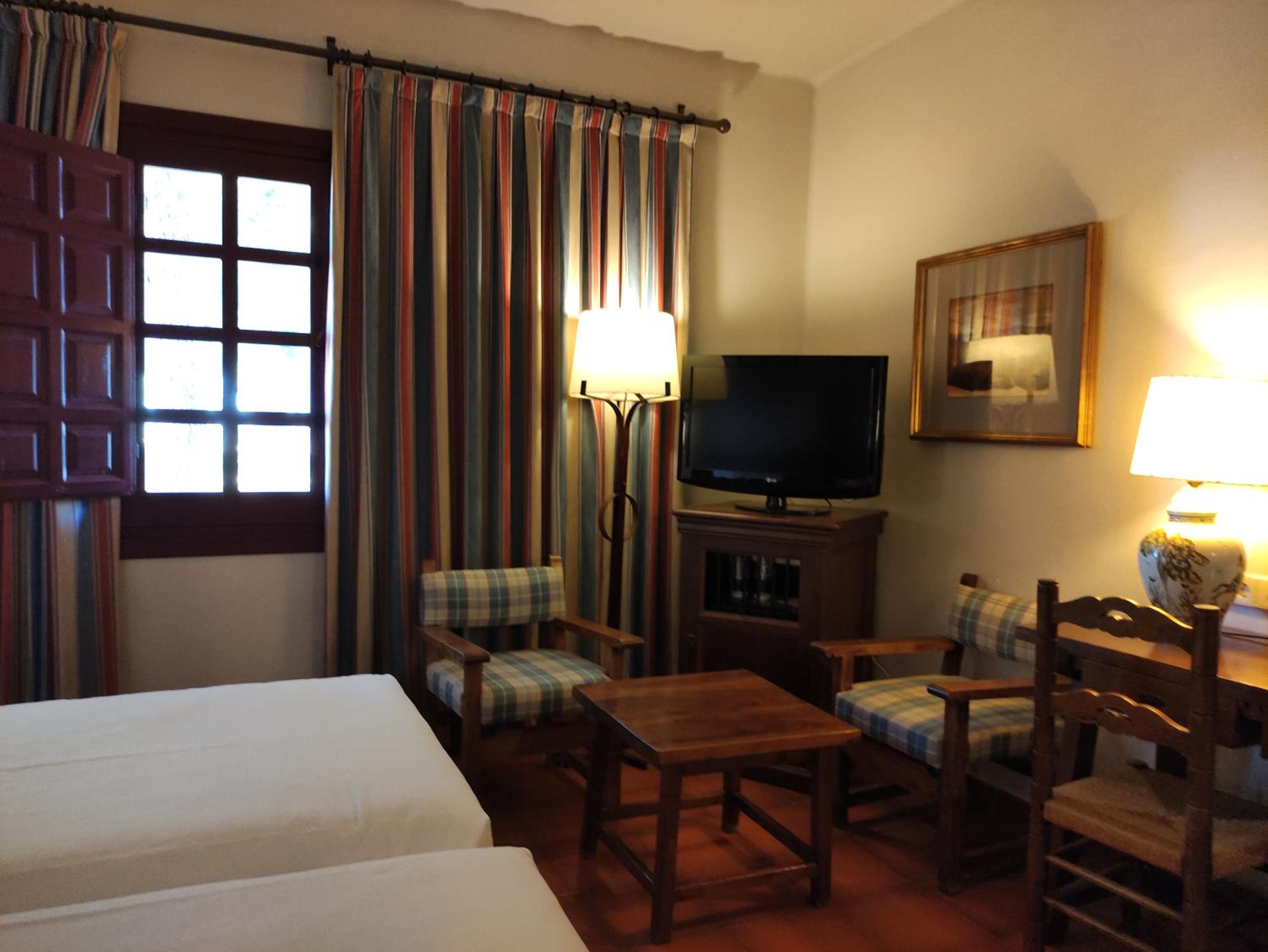 Standard Double Room - Photo 6