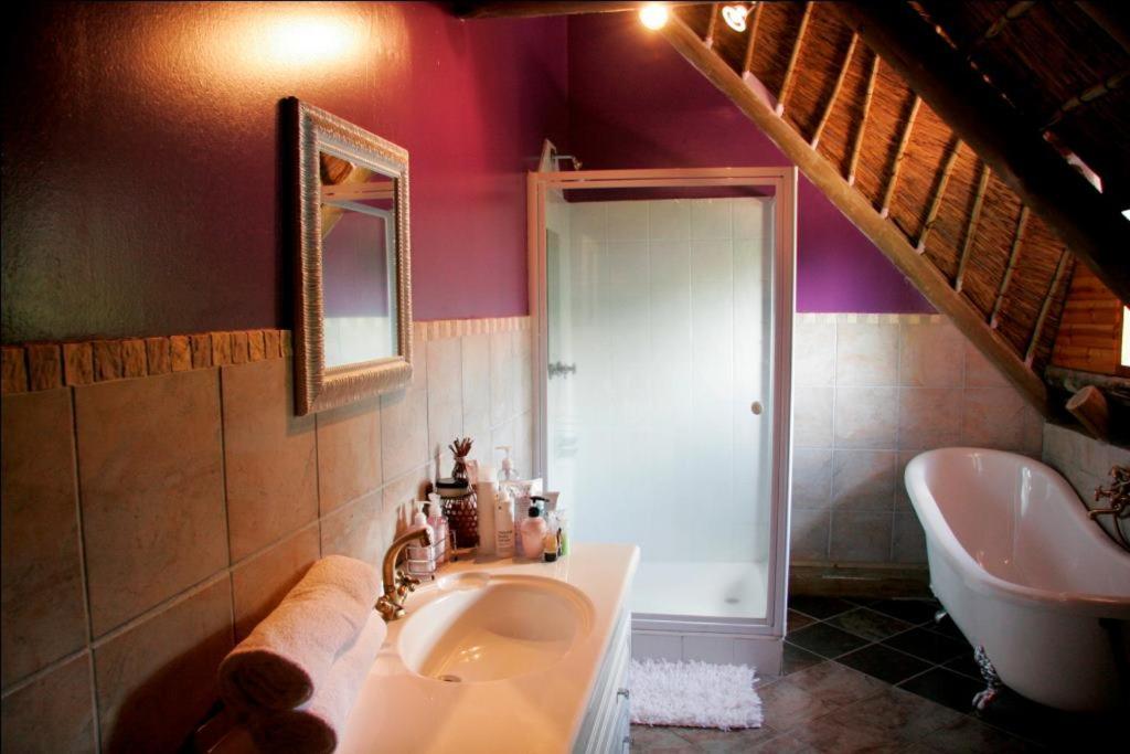 King Suite with Balcony photo 1