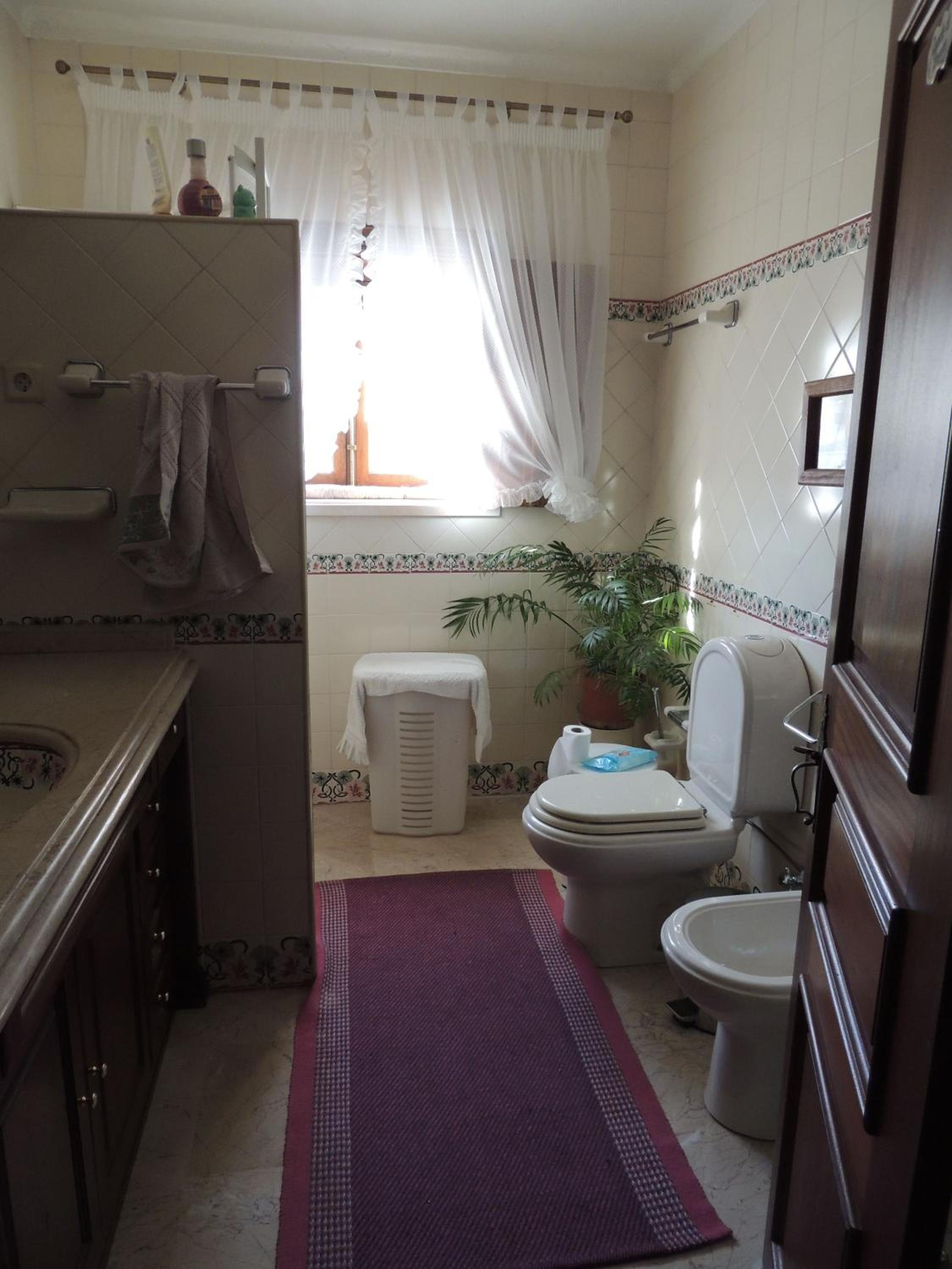 Double Room - Photo 9