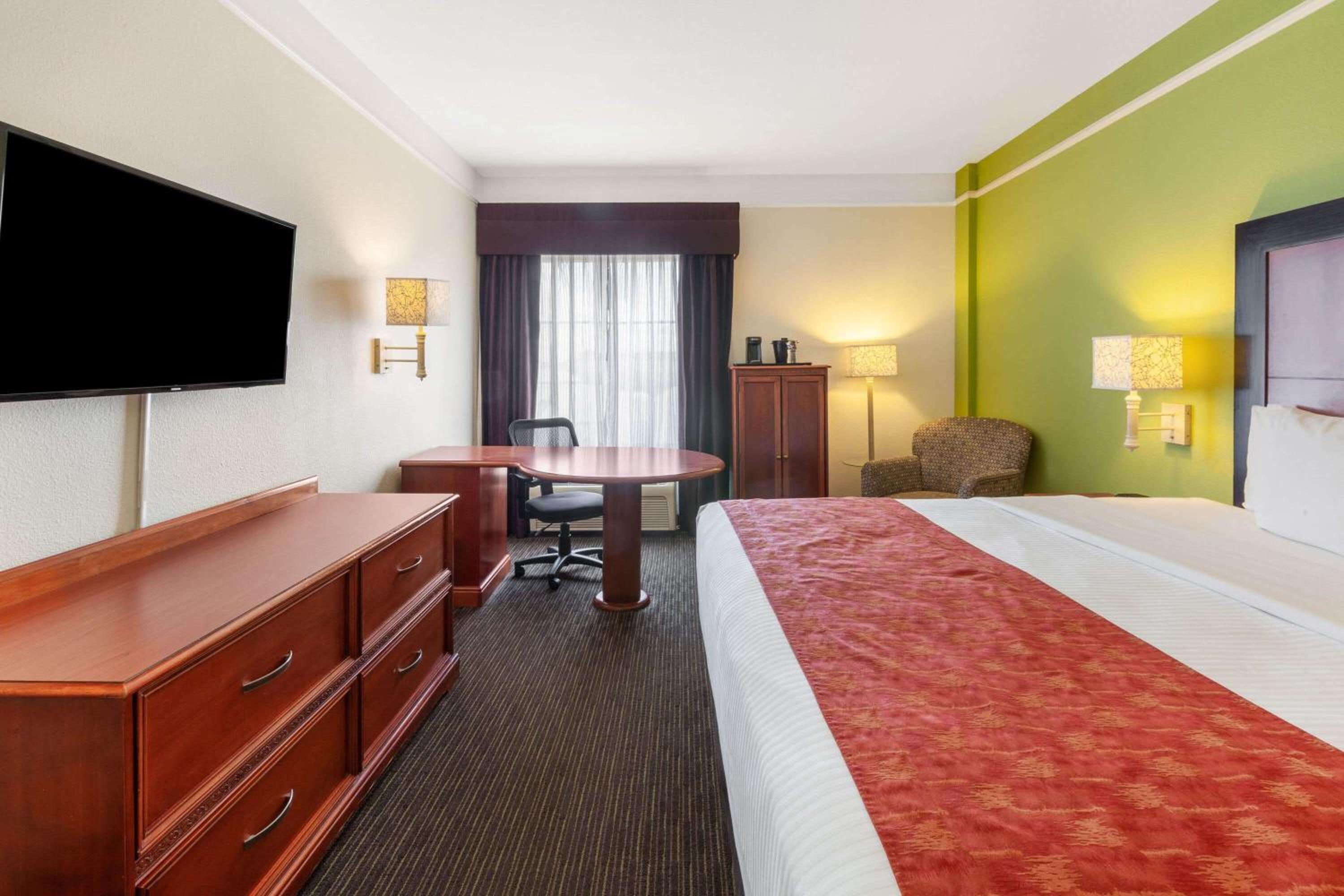 Deluxe Executive King Room
