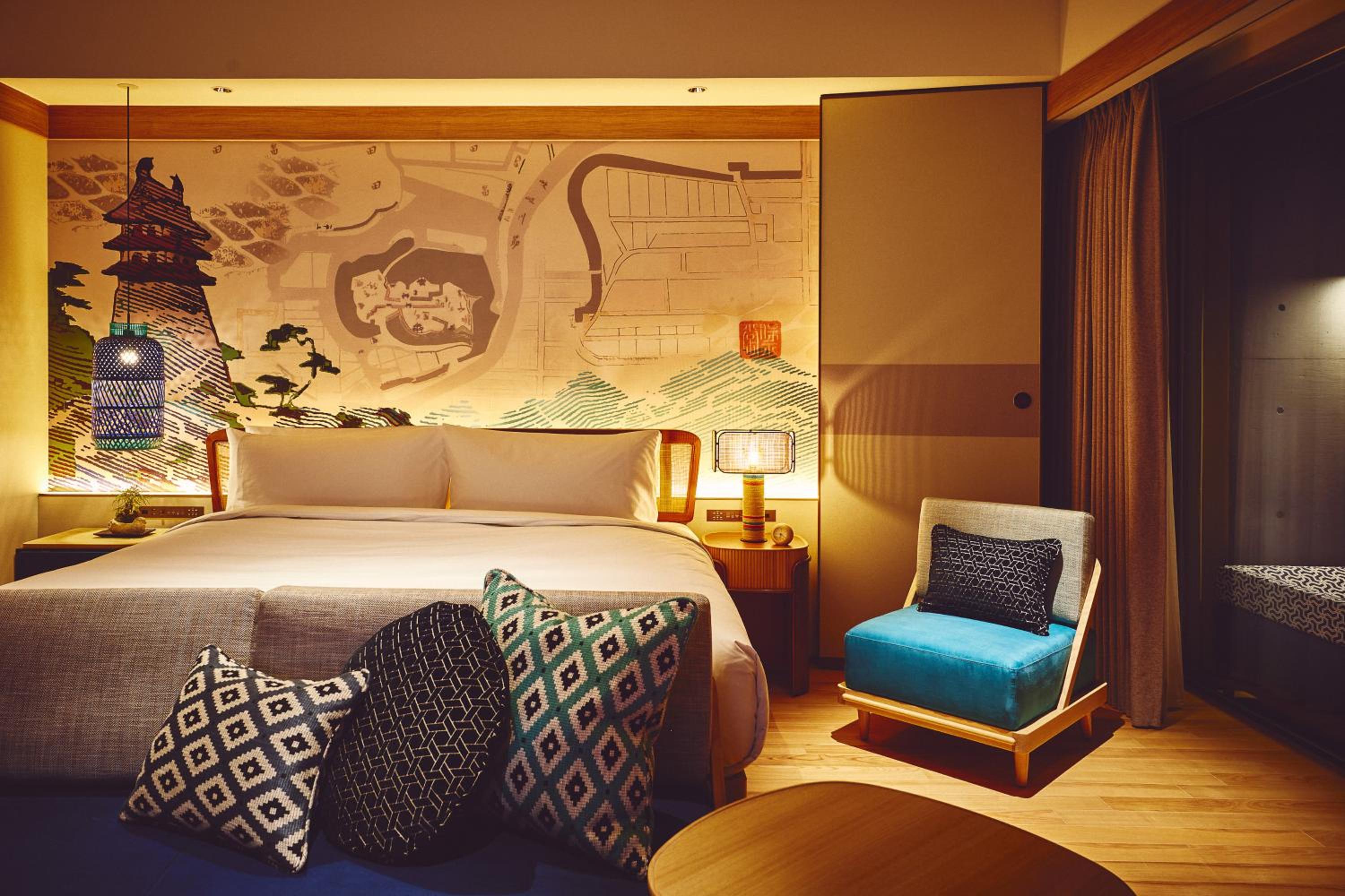 King Suite with River View - Photo 4