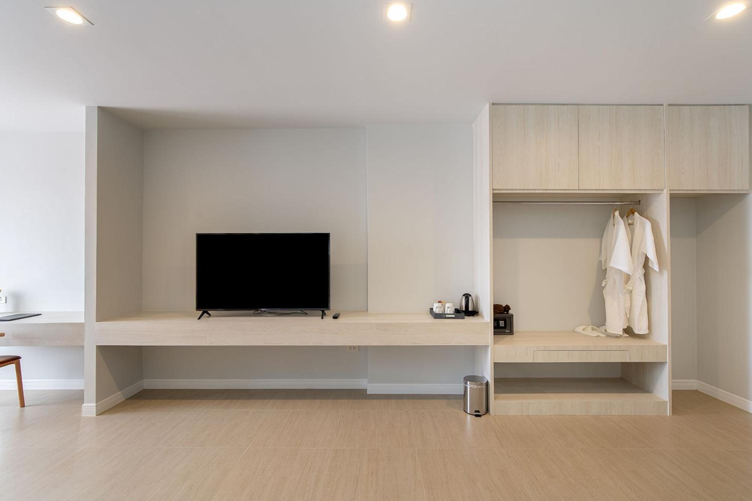 Deluxe Twin Room - Photo 11