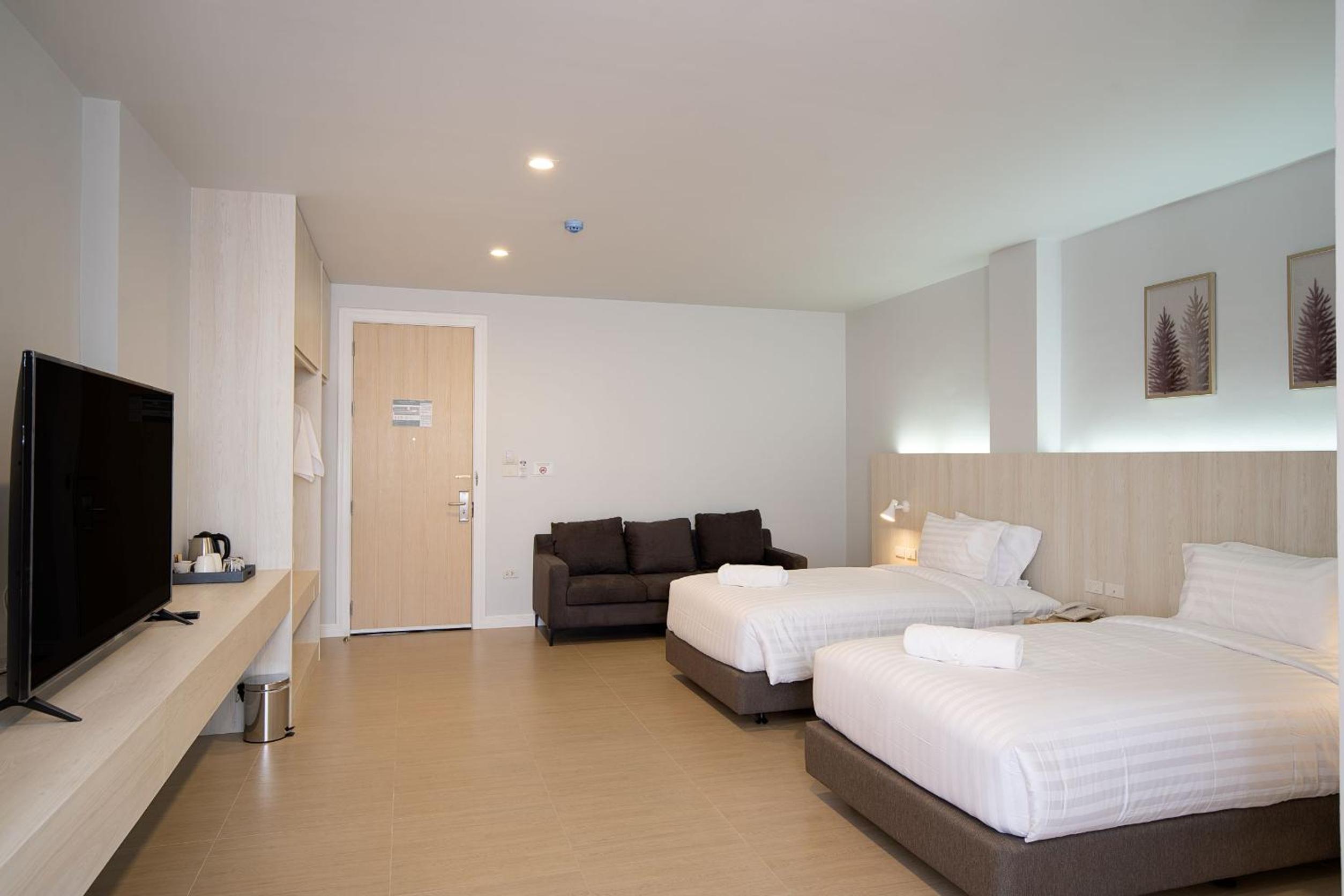 Deluxe Twin Room - Photo 10