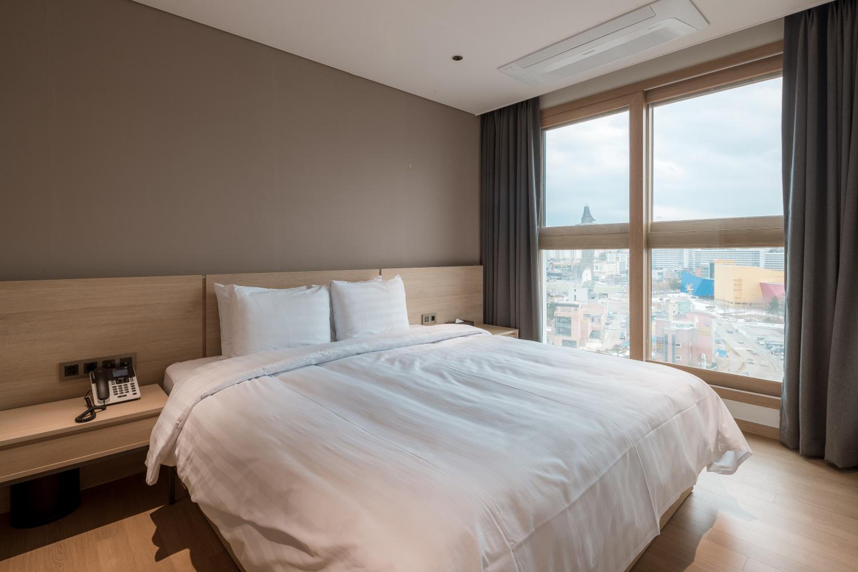 Premier Deluxe Room (Two Rooms) - Photo 6