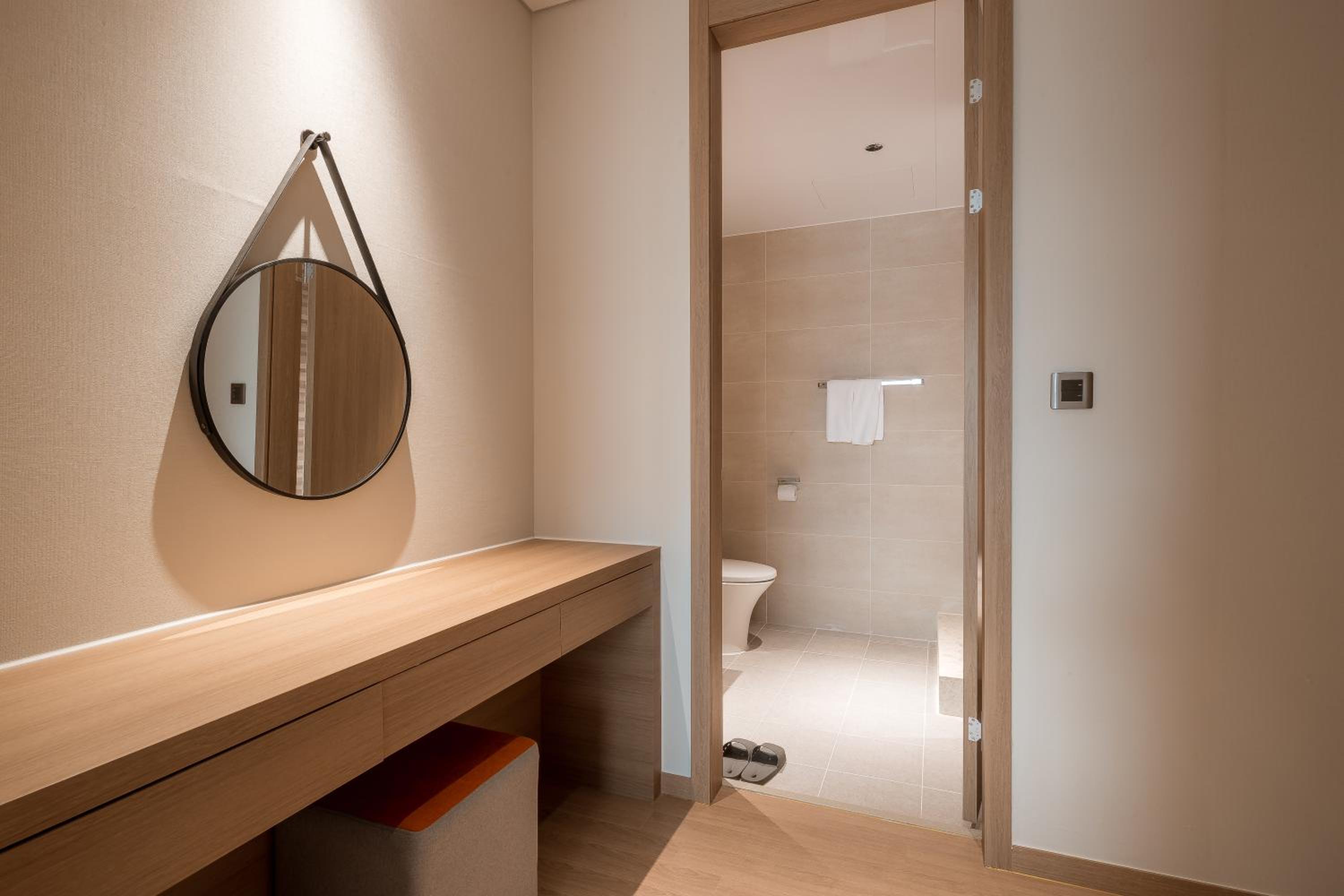 Premier Deluxe Room (Two Rooms) - Photo 9