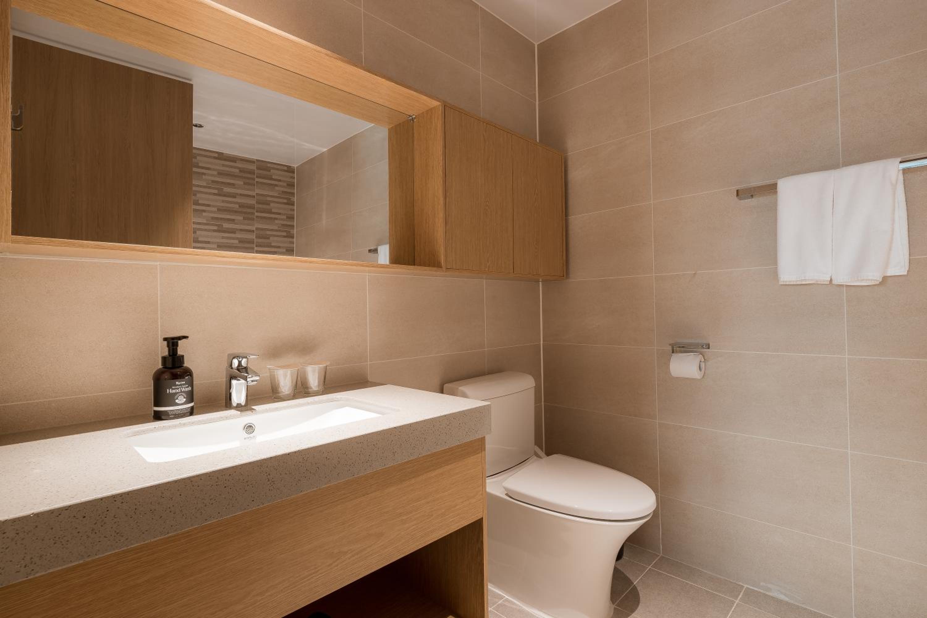 Premier Deluxe Room (Two Rooms) - Photo 10
