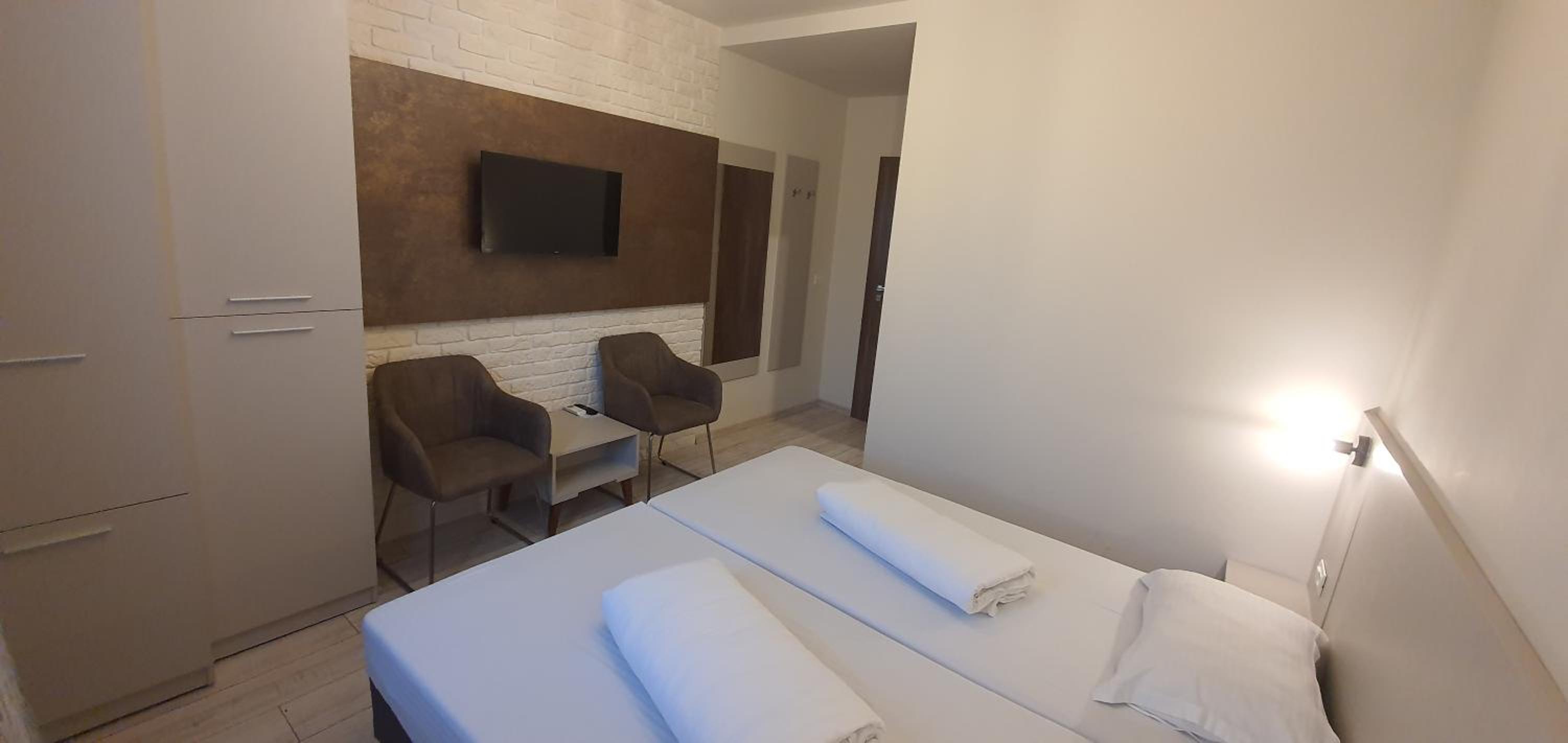 Economy Double Room - Photo 1