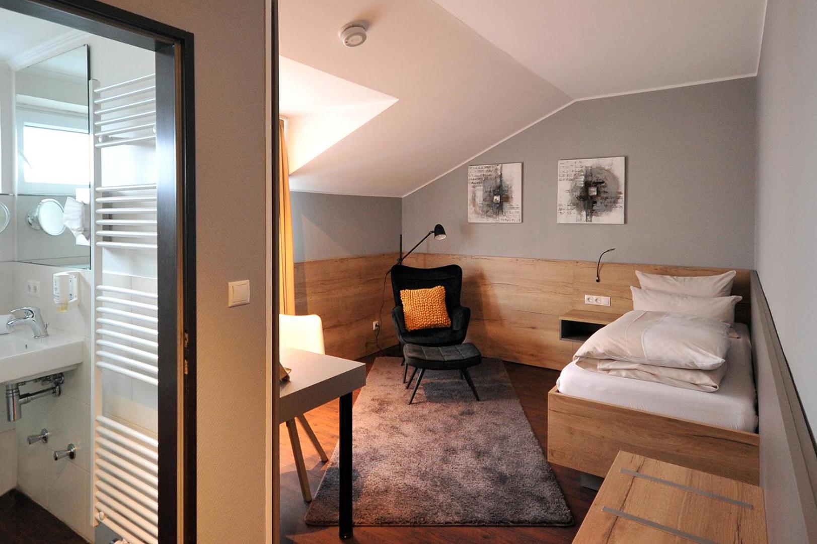 Single Room photo 3