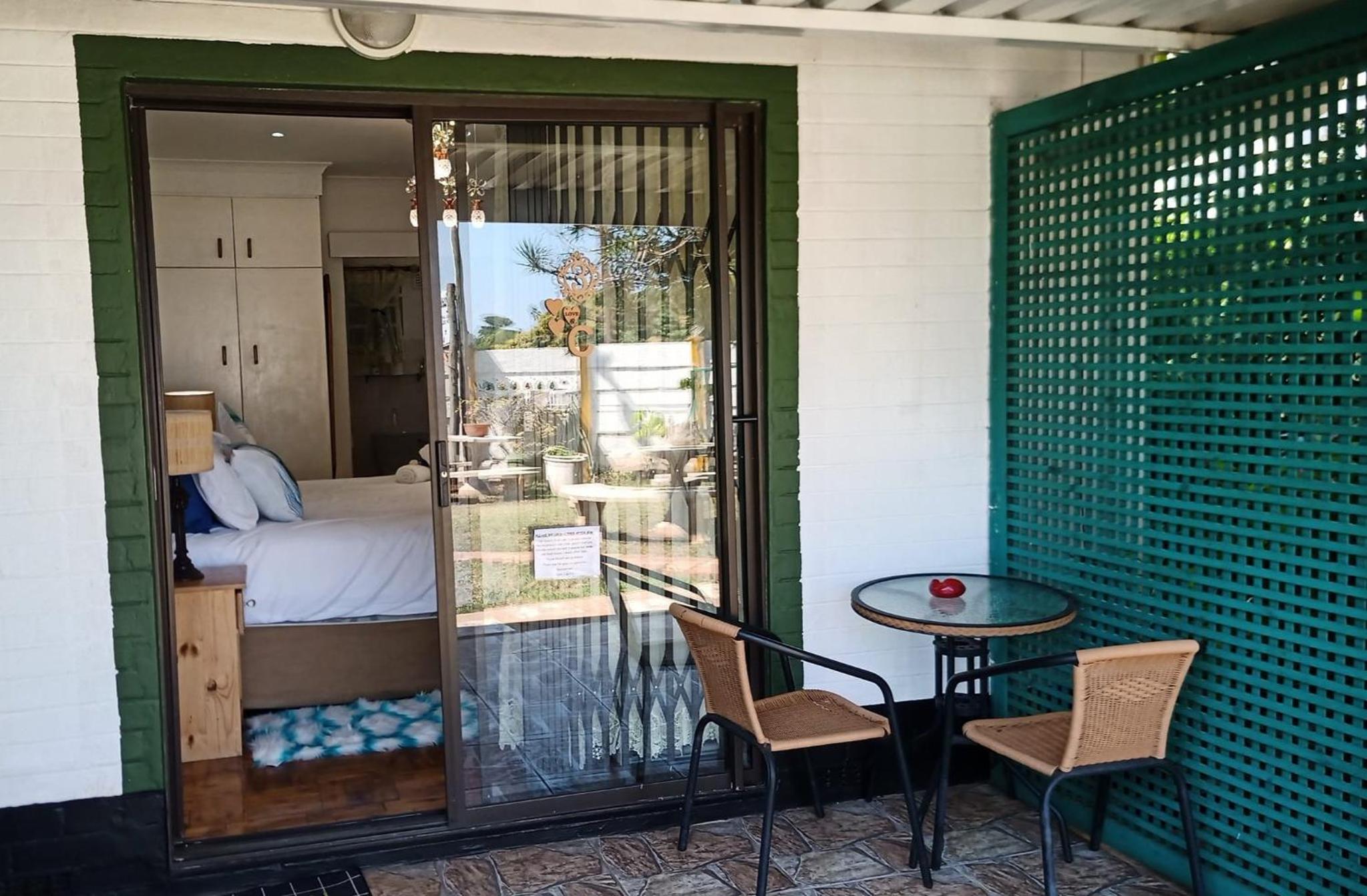Deluxe Double or Twin Room with Pool View - Photo 15