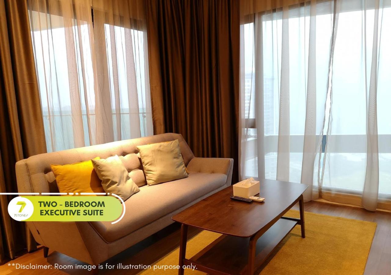 2-Bedroom Executive King Suite with Balcony - Photo 6