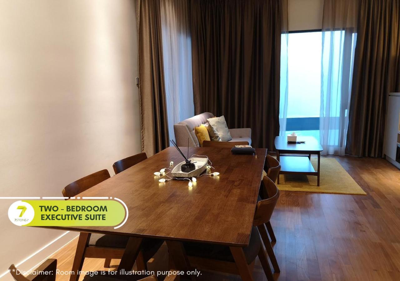 2-Bedroom Executive King Suite with Balcony - Photo 8