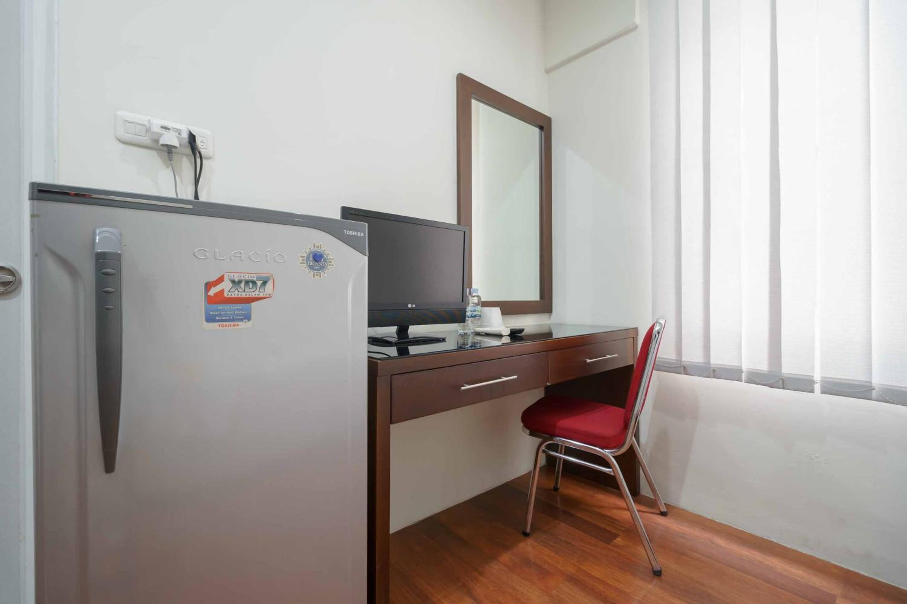 Deluxe Room - Photo 13