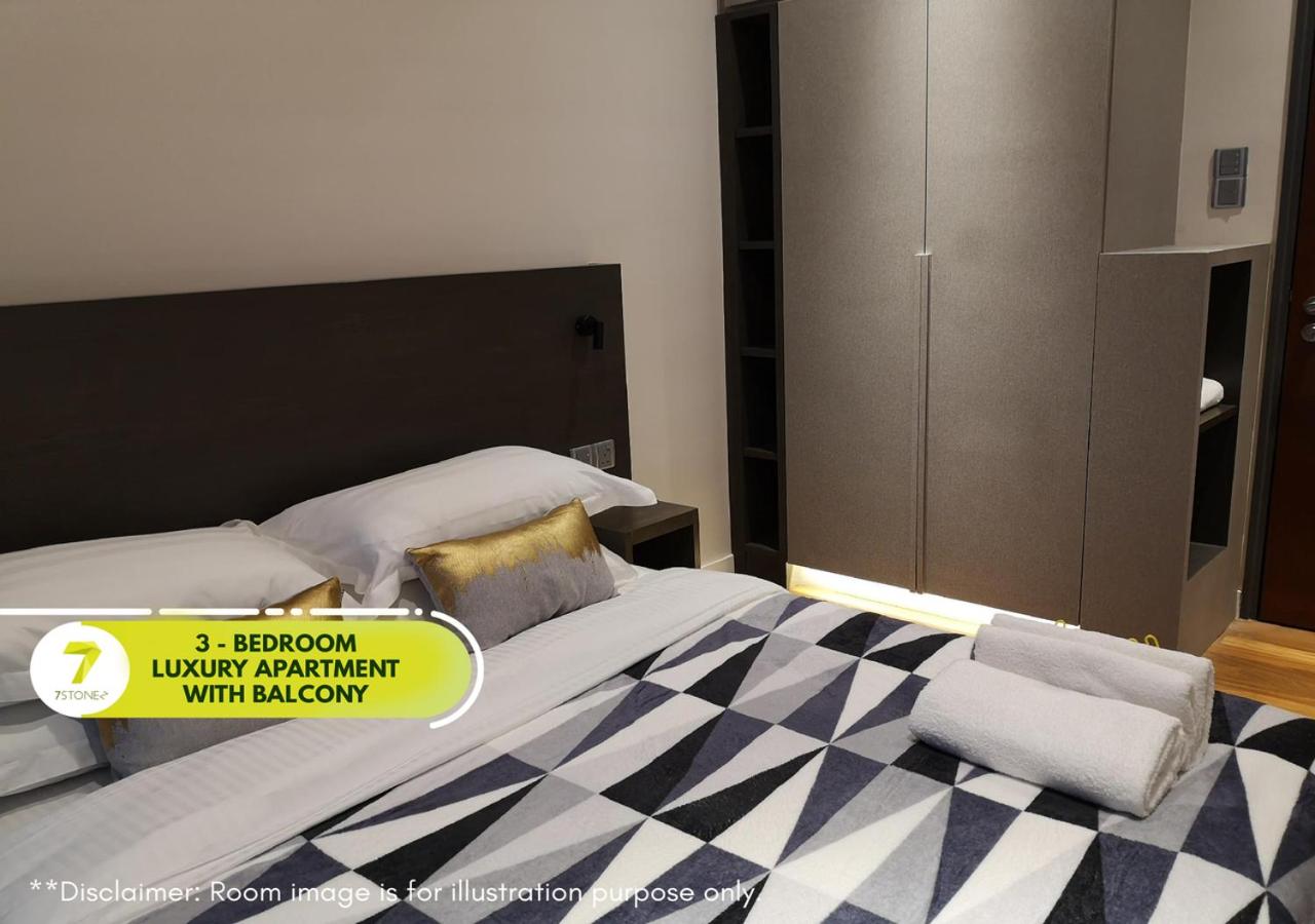 3-Bedroom Luxury King Suite with Balcony (High Zone) - Photo 4