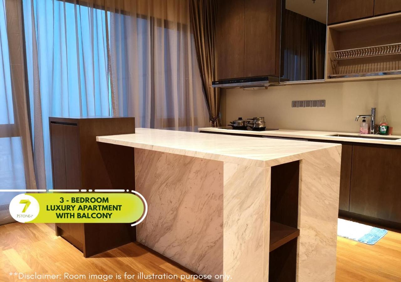3-Bedroom Luxury King Suite with Balcony (High Zone) - Photo 8
