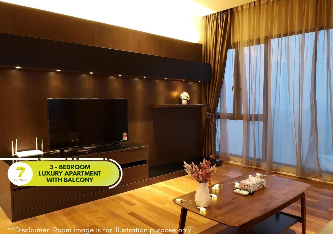 3-Bedroom Luxury King Suite with Balcony (High Zone) - Photo 7