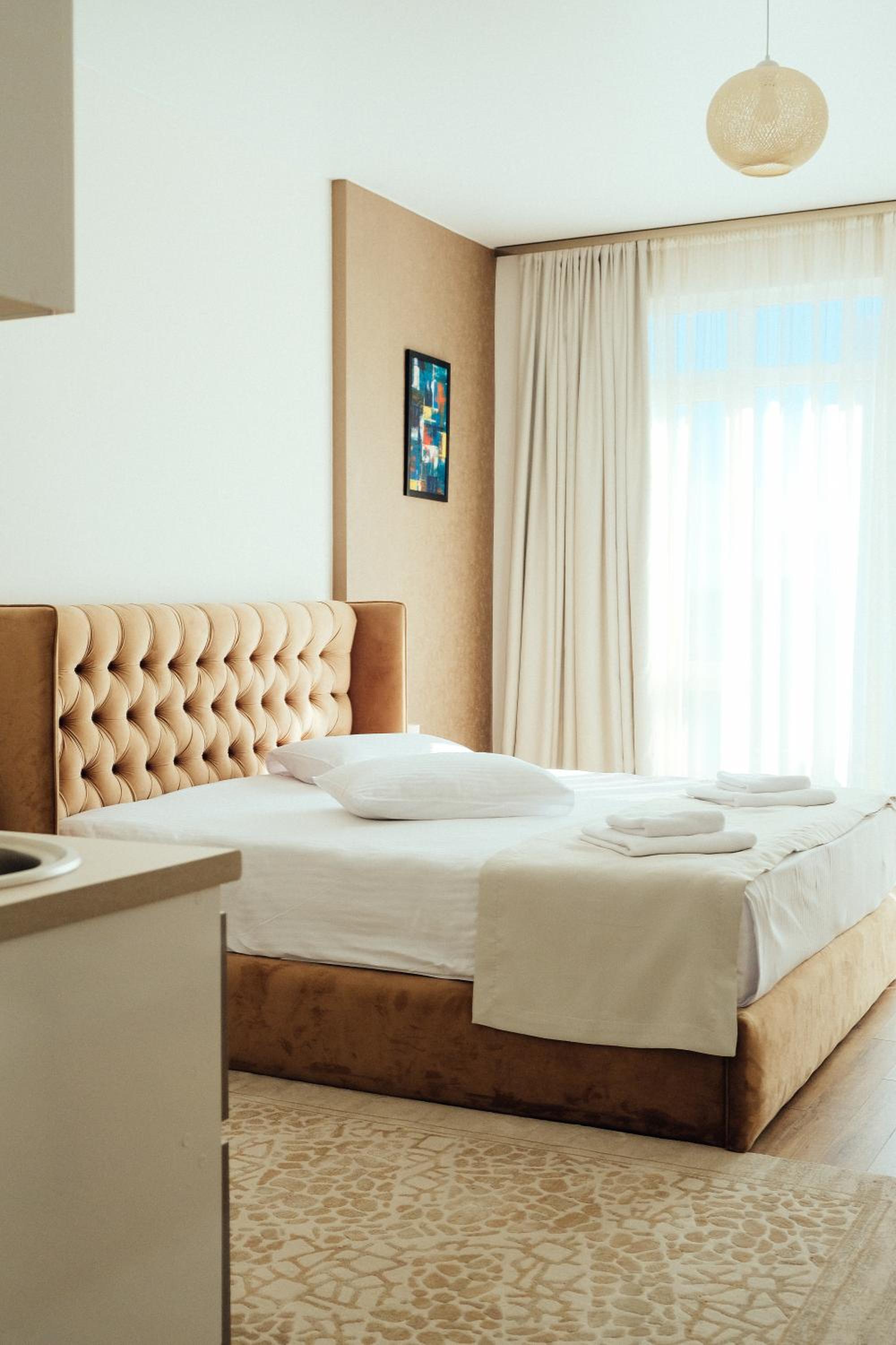 Double Room with Balcony - Photo 7