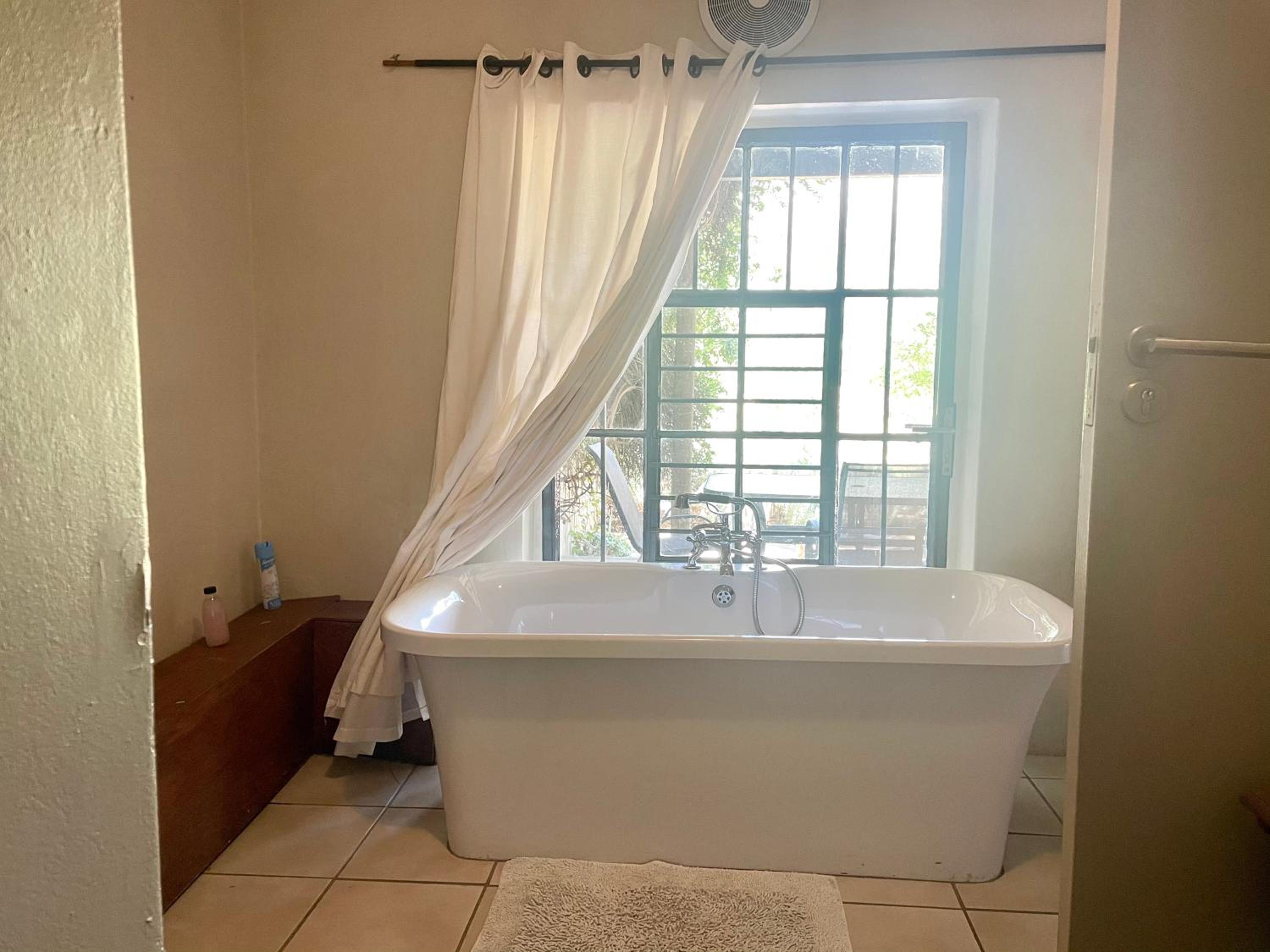 King Room with Garden View - Photo 3