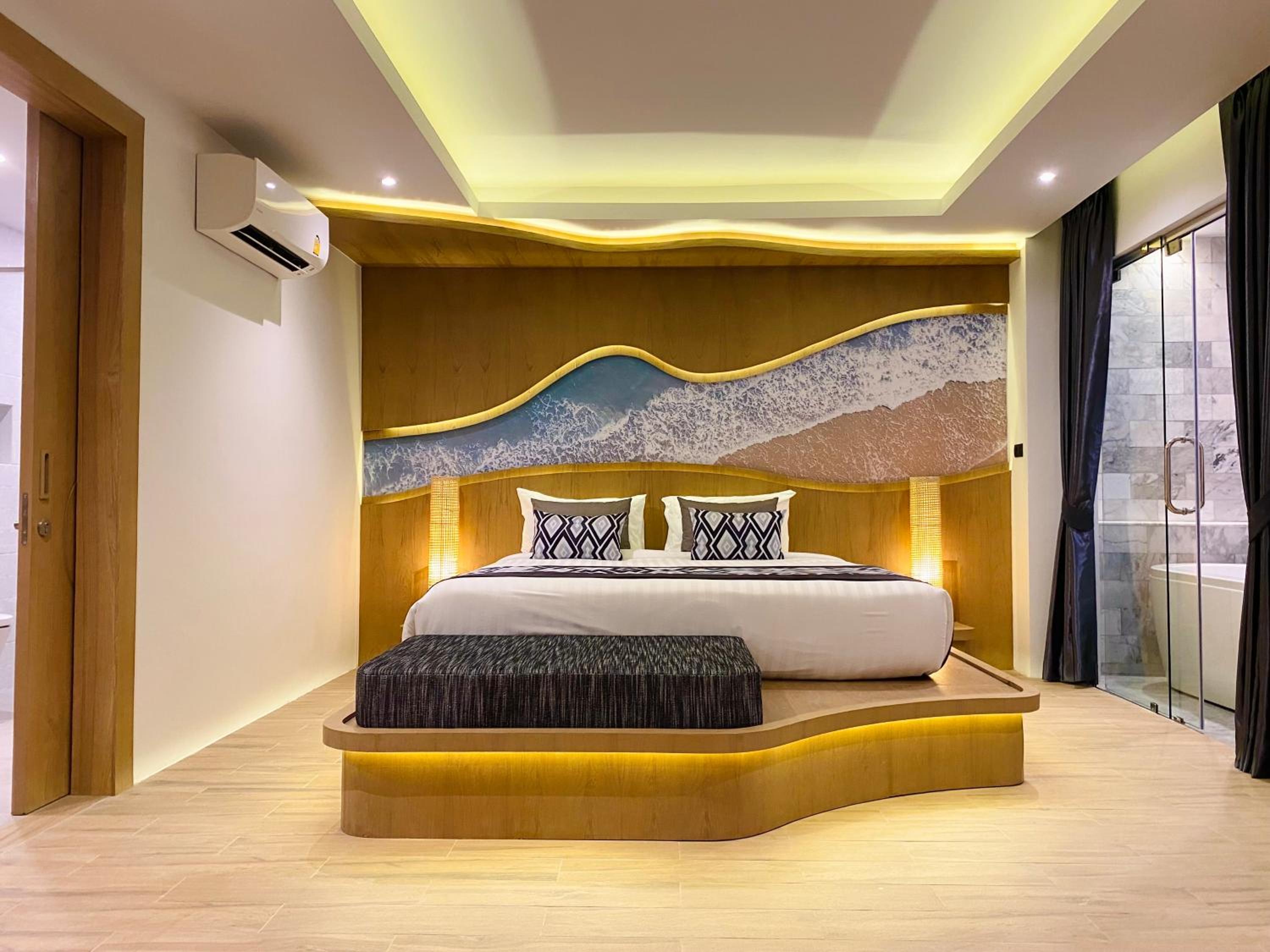 One Bedroom Suite with Jacuzzi