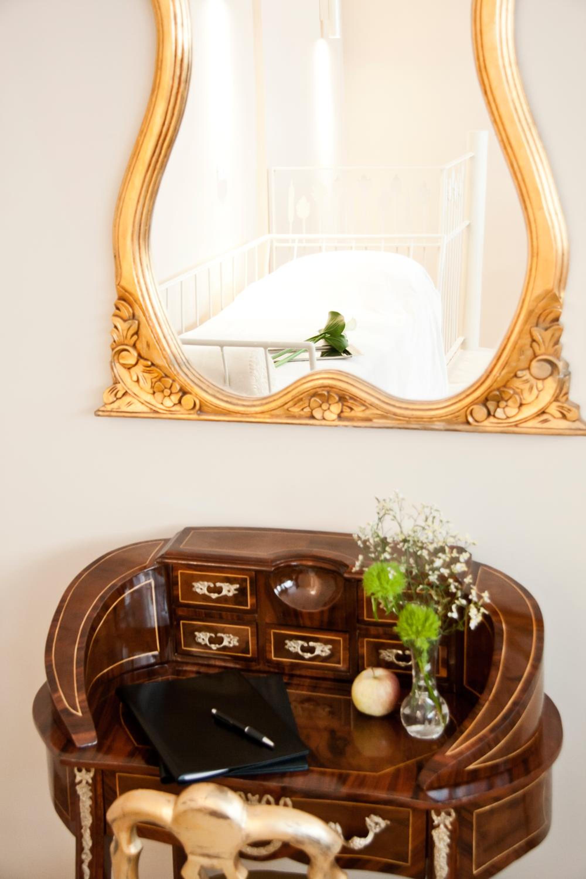 Suite - Split Level (3 Adults) photo 2