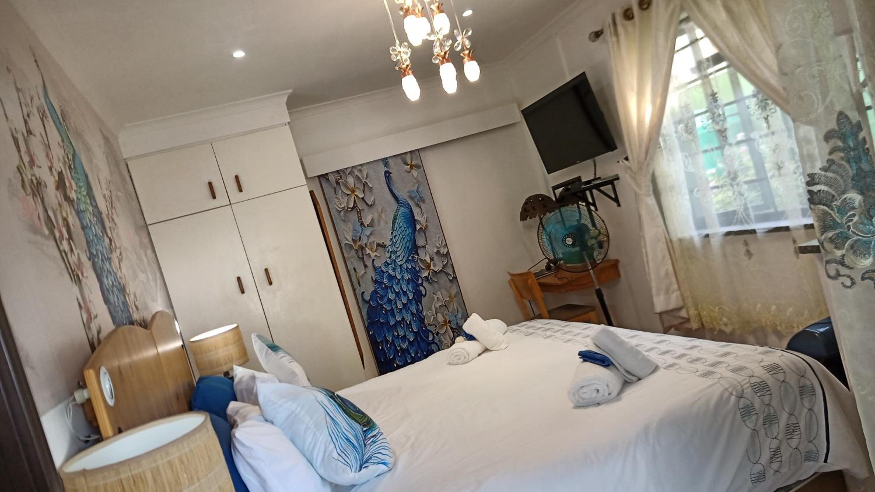 Deluxe Double or Twin Room with Pool View - Photo 17