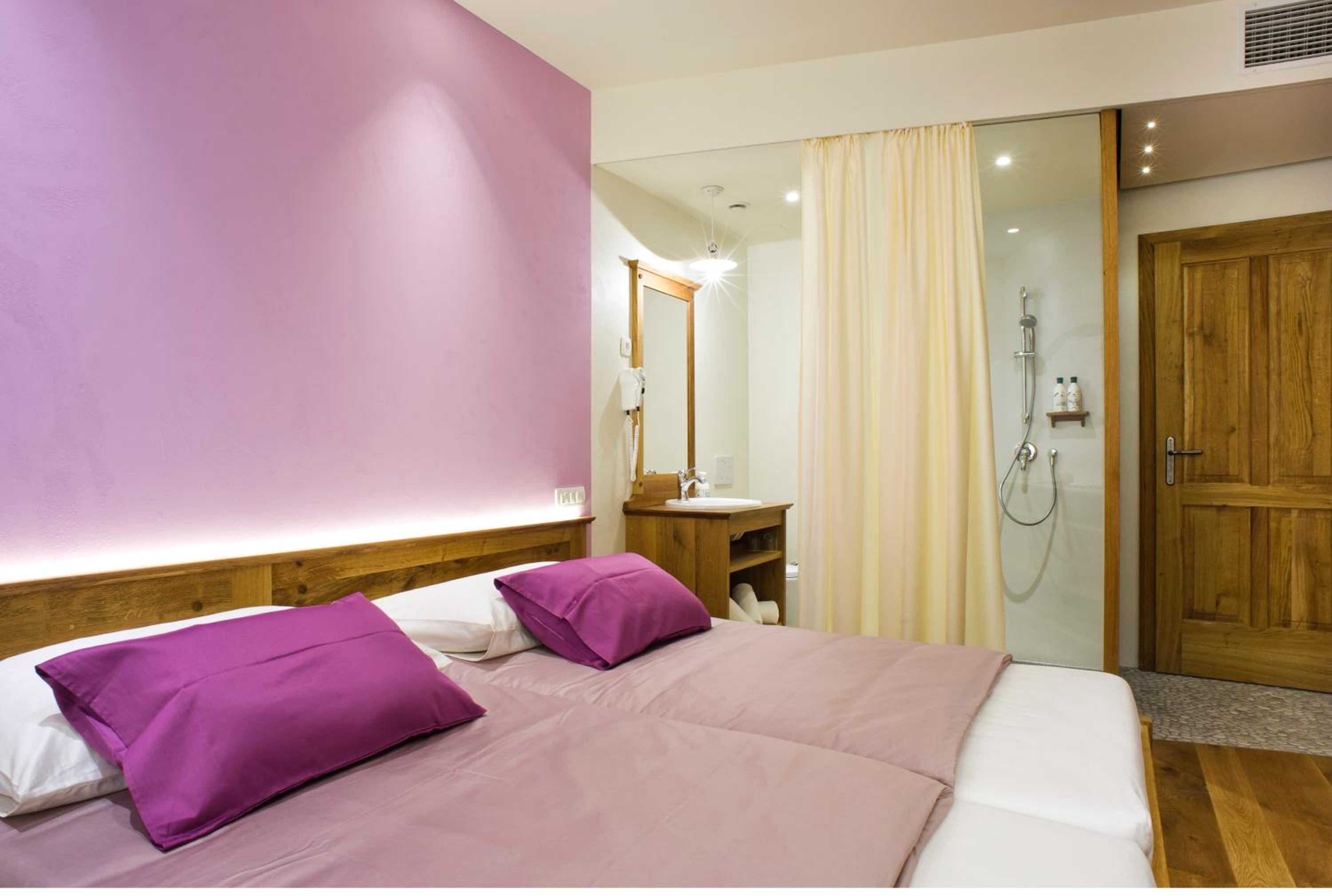 Small Double or Twin Room photo 2