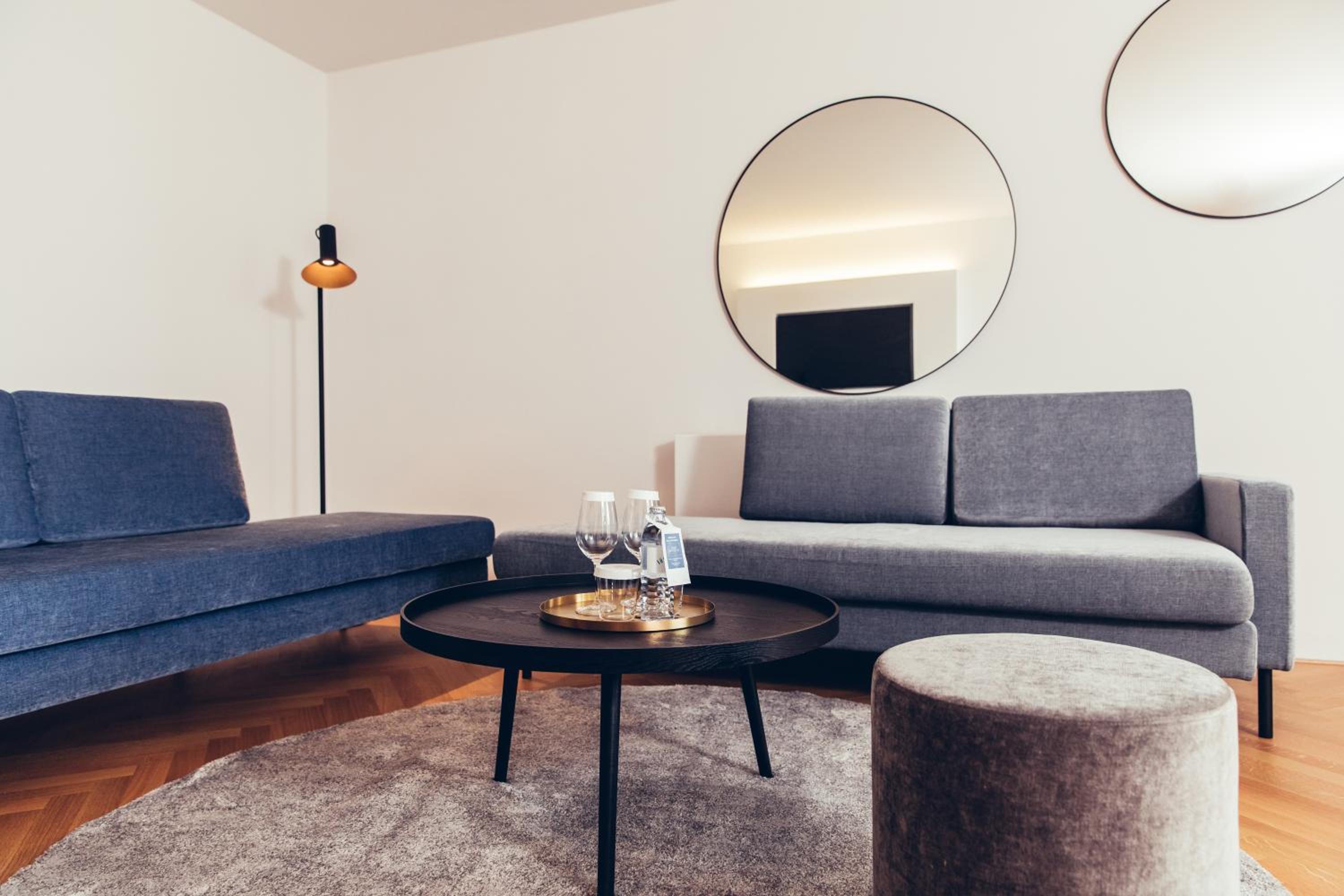Standard Suite - Photo 6