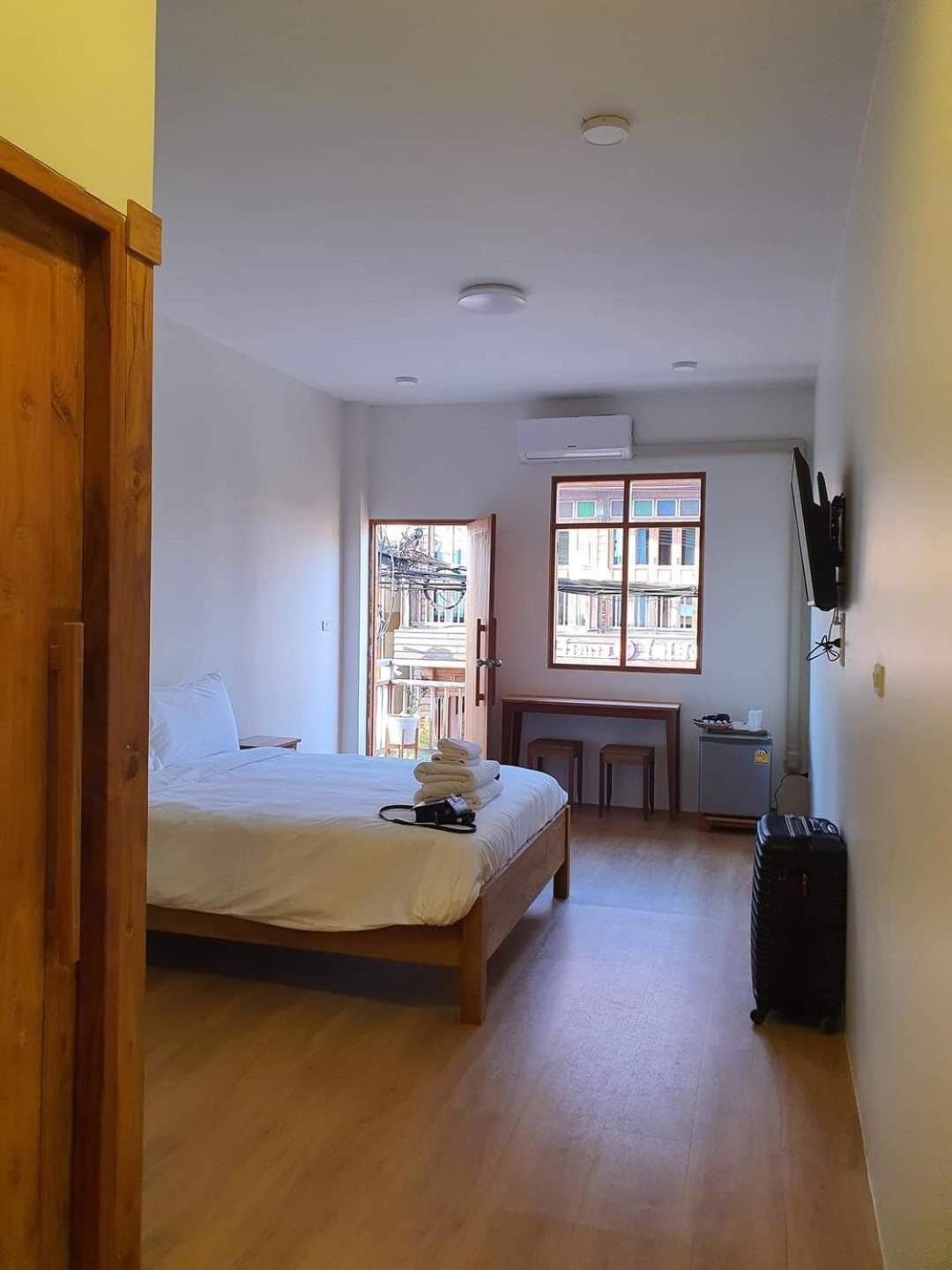 Double Room with Terrace - Photo 9