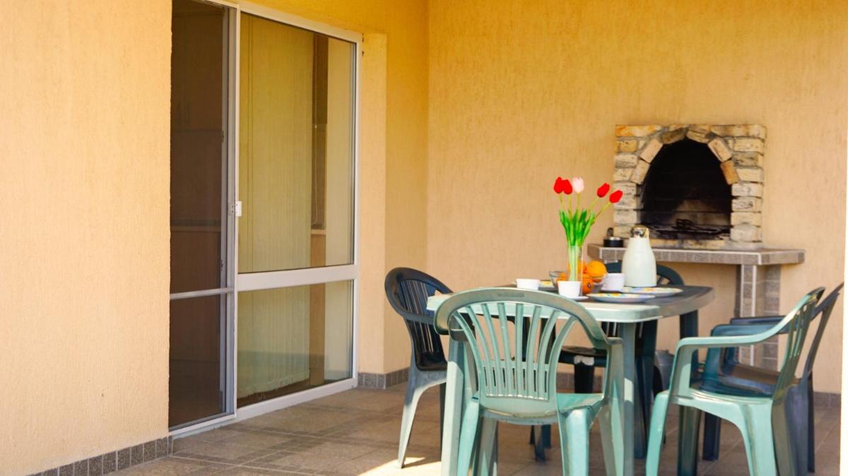 Three-Bedroom House photo 2