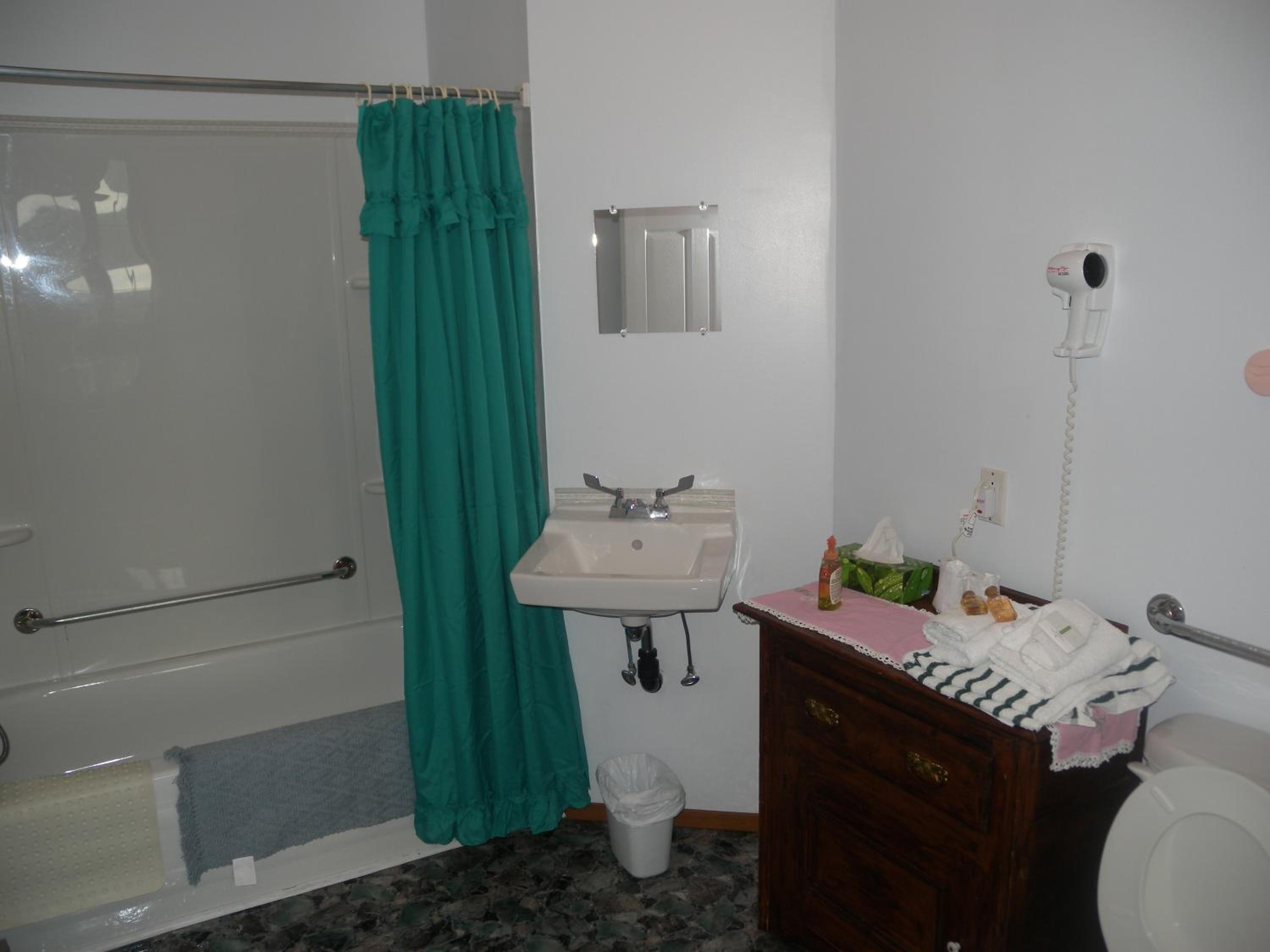 Double Room With Private Bathroom photo 2