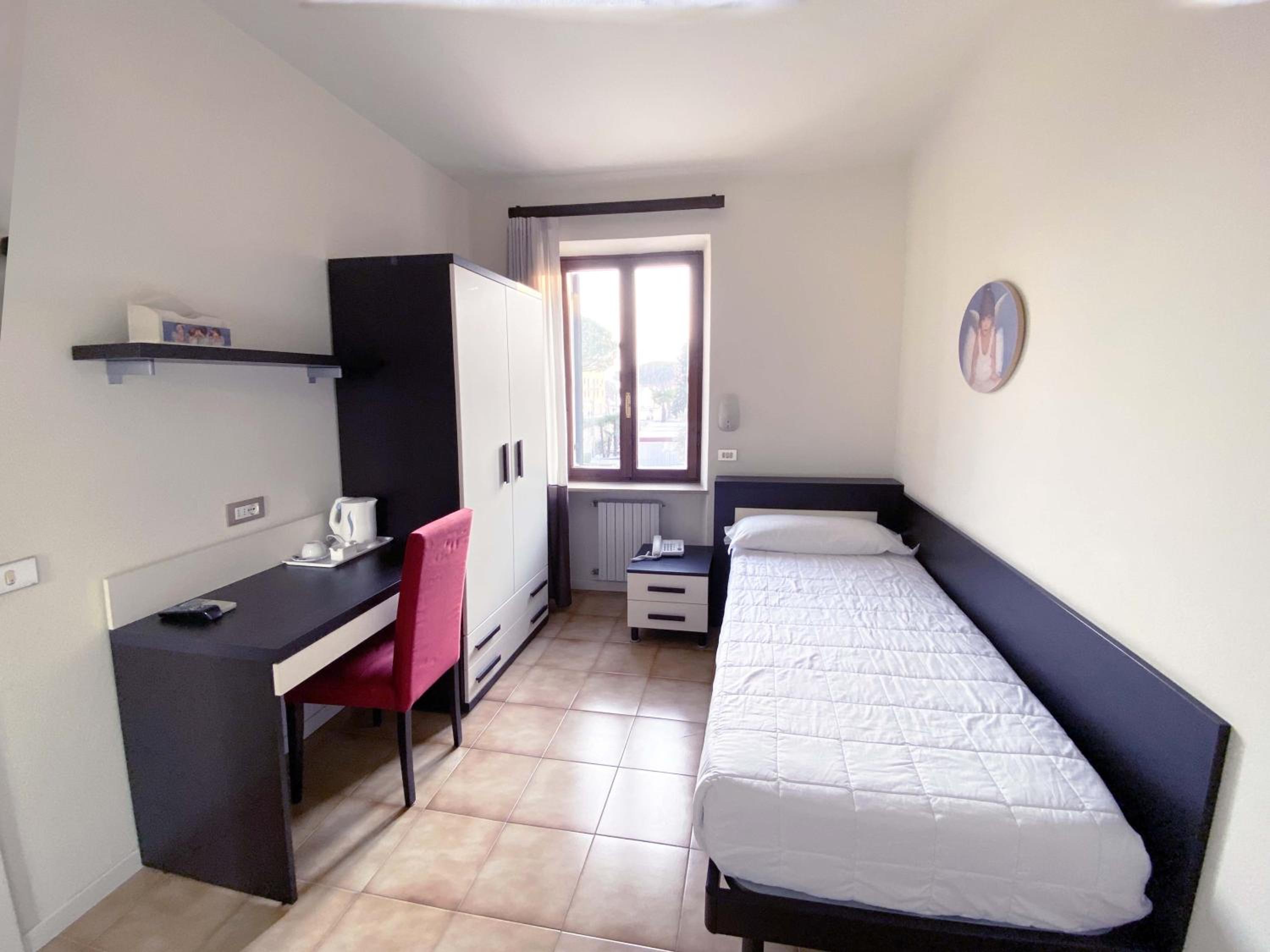 Single Room photo 2