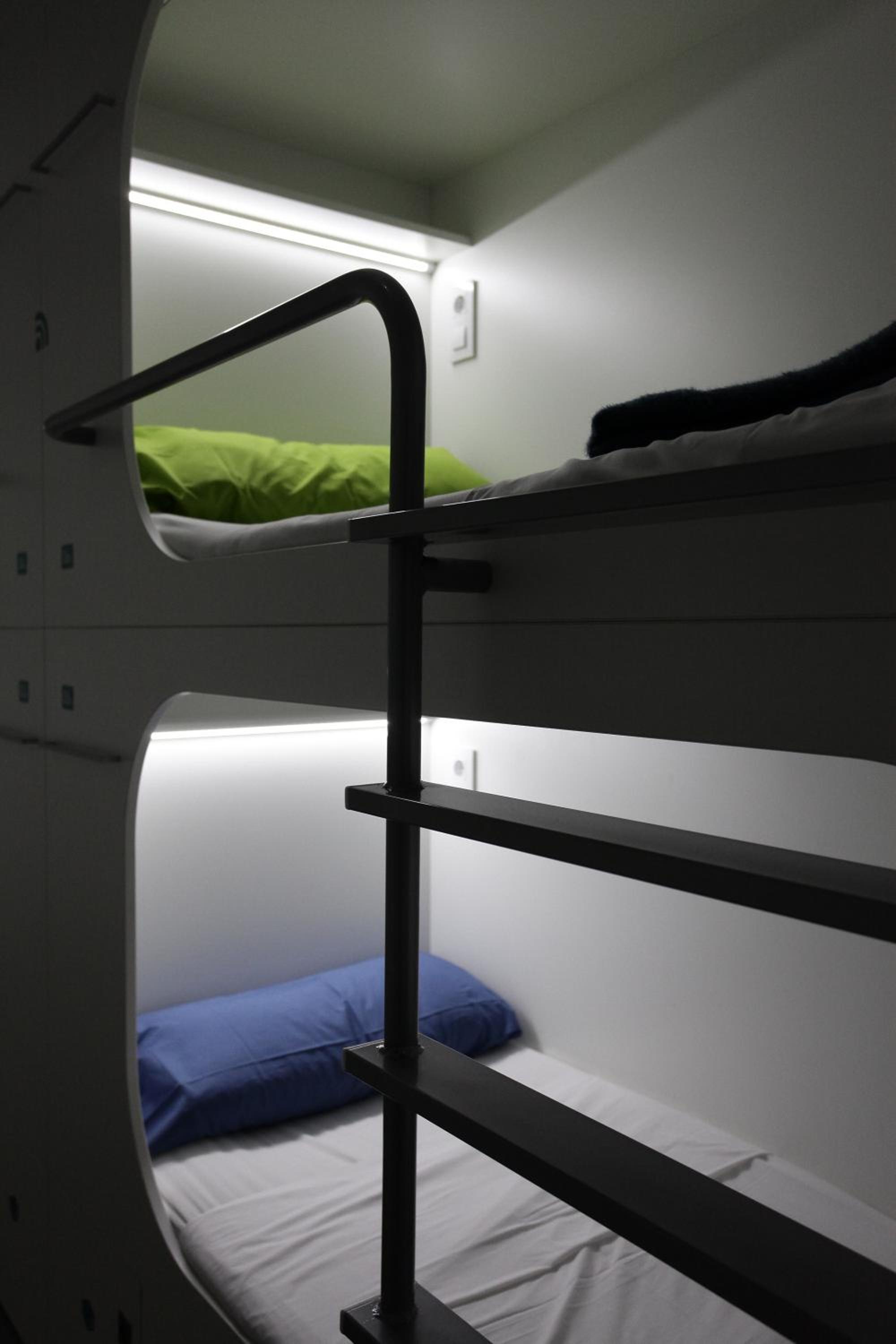 Bed in 8-Bed Female Dormitory Room photo 2