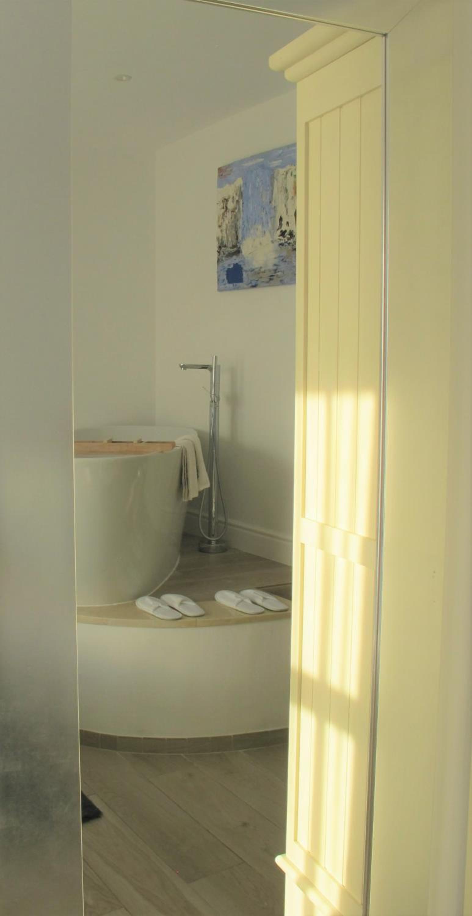 Deluxe Double Room with Bath photo 2