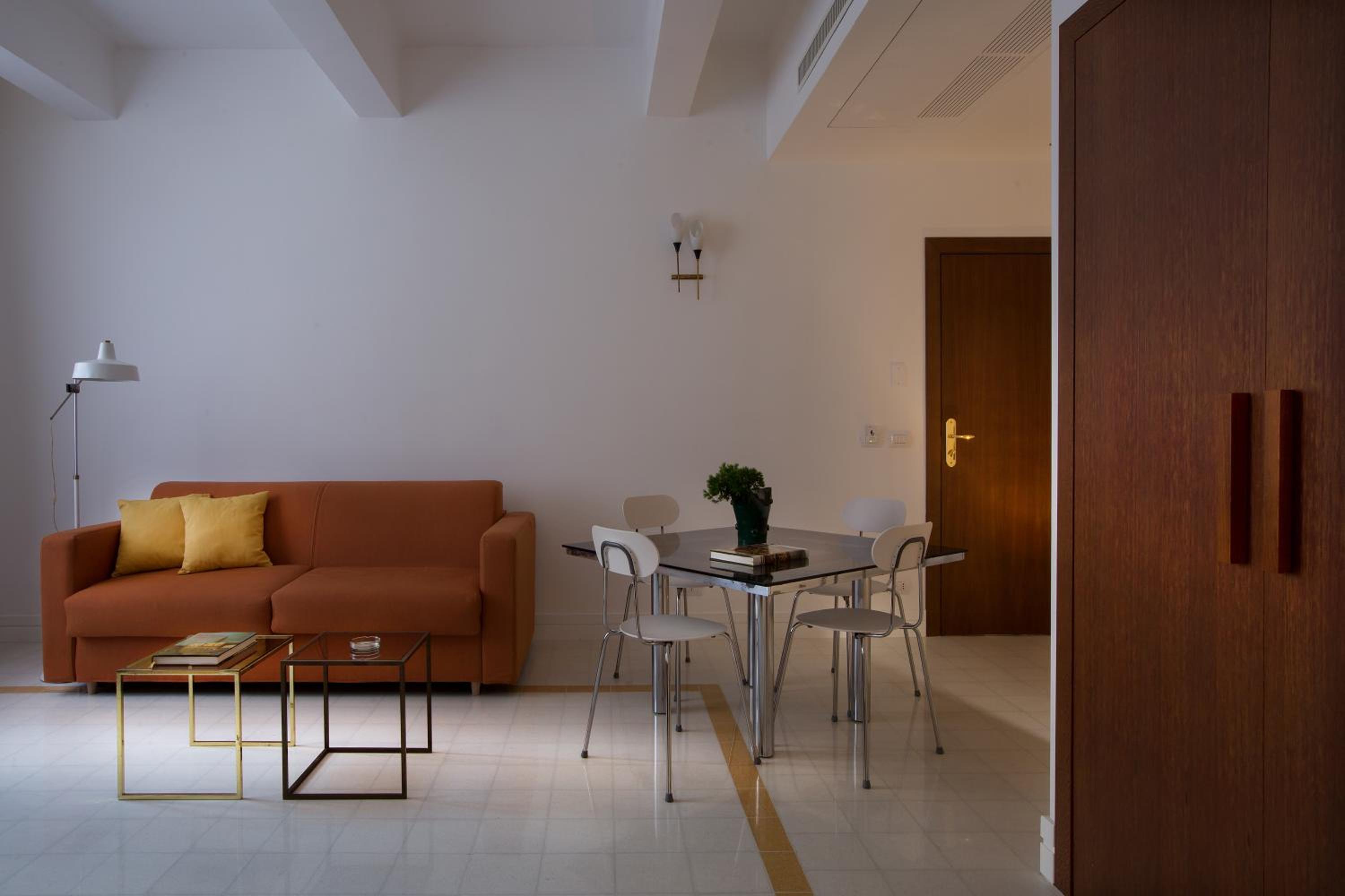 Deluxe Apartment