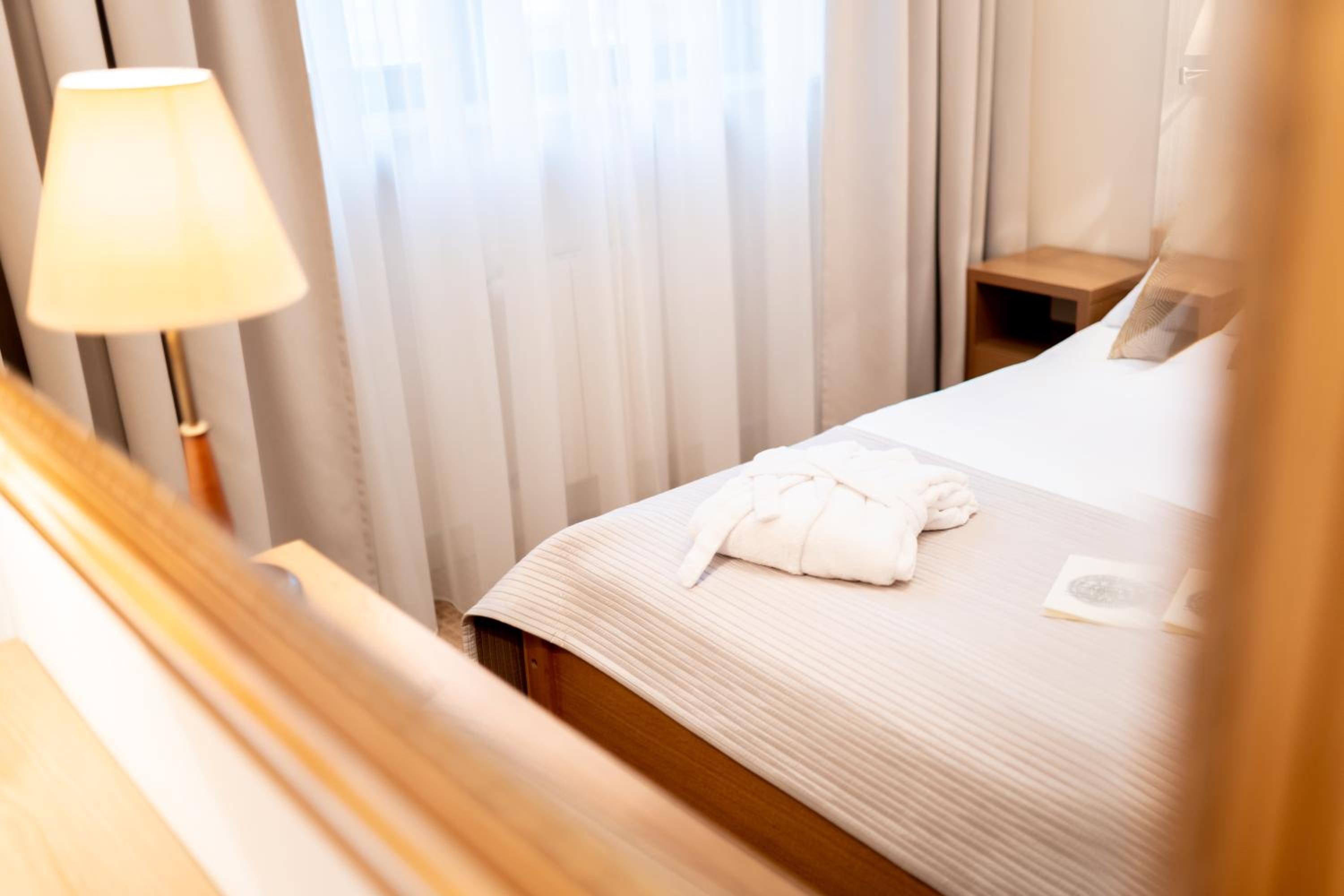Suite - Photo 11