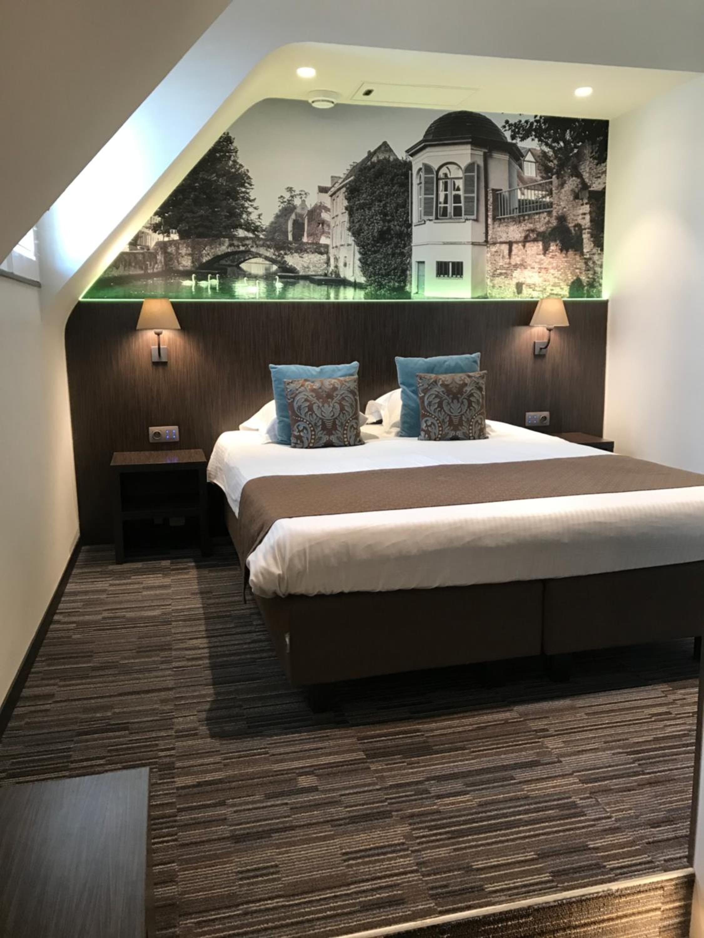 Standard Double Room - Photo 8